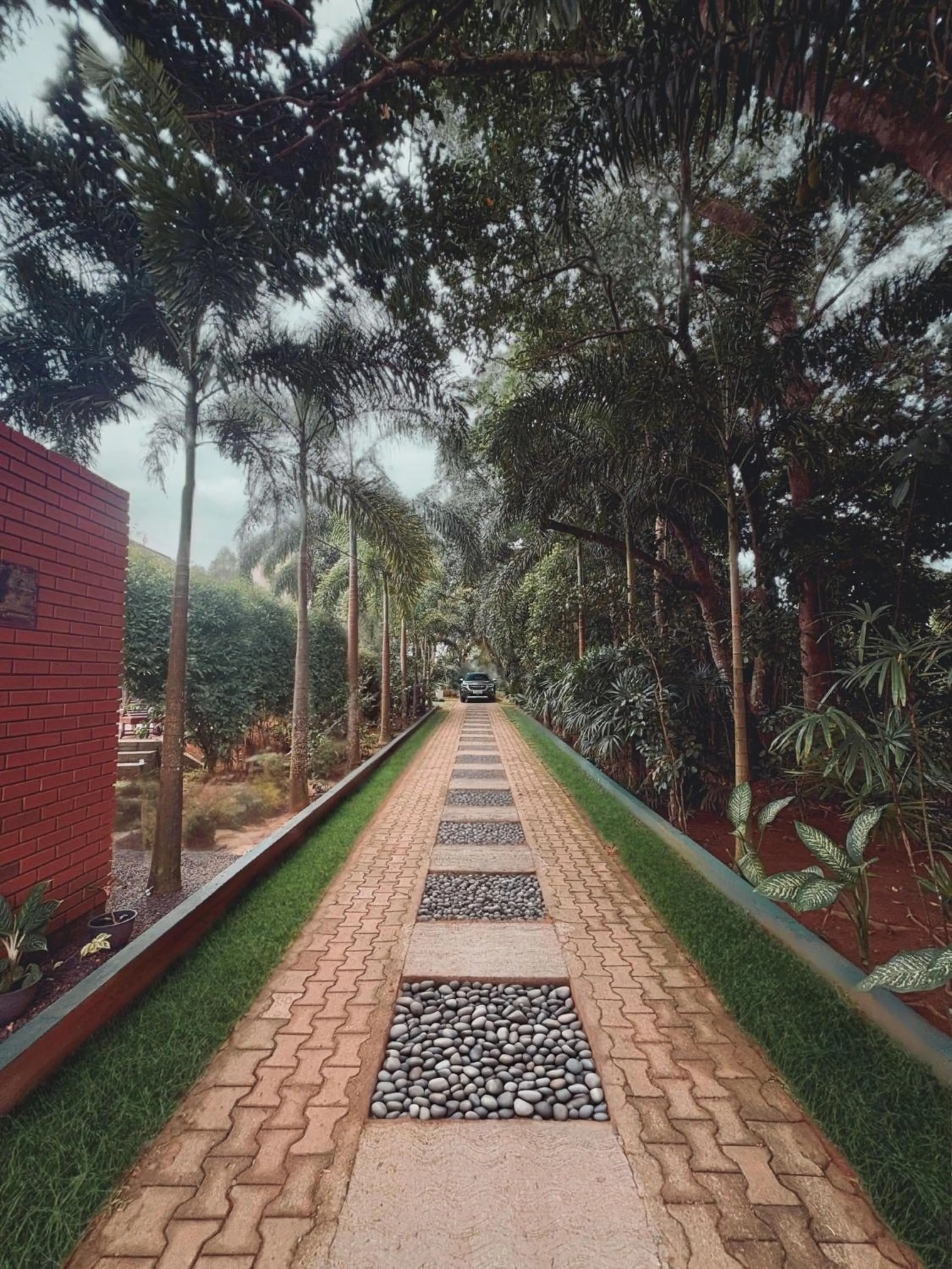 Facade/entrance in Garcinia Leaf