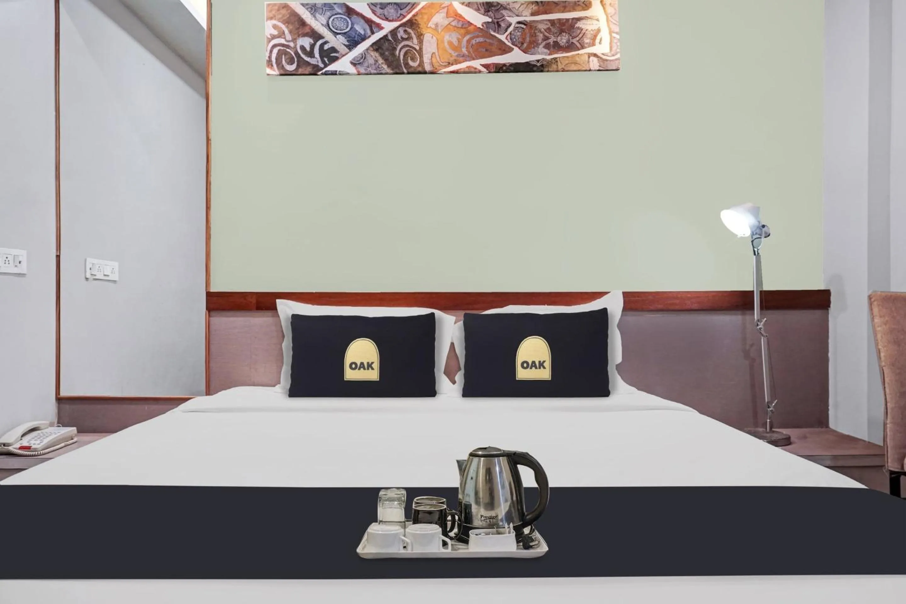 Photo of the whole room, Bed in Townhouse OAK Hotel Rajmudra