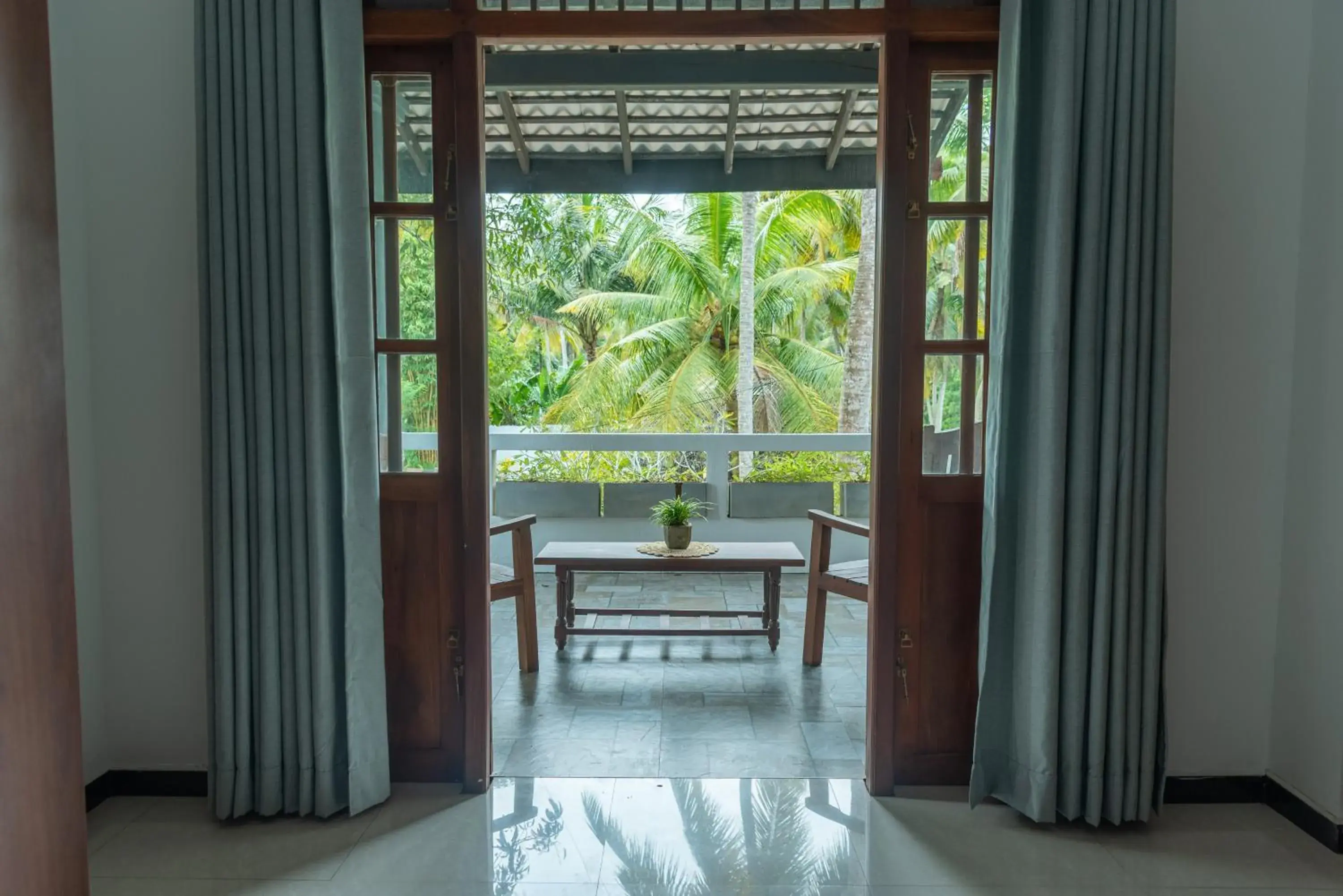 Studio Apartment with King Bed in Surf and Zen - Coworking and Coliving Habaraduwa Studio Apartment with King Bed in Surf and Zen - Coworking and Coliving Habaraduwa