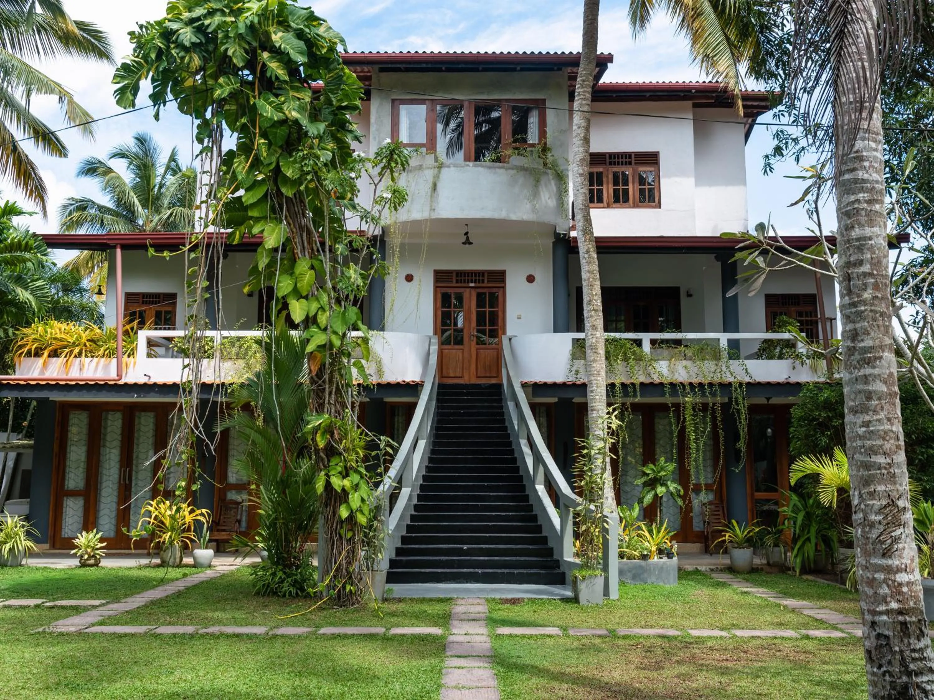 Surf and Zen - Coworking and Coliving Habaraduwa