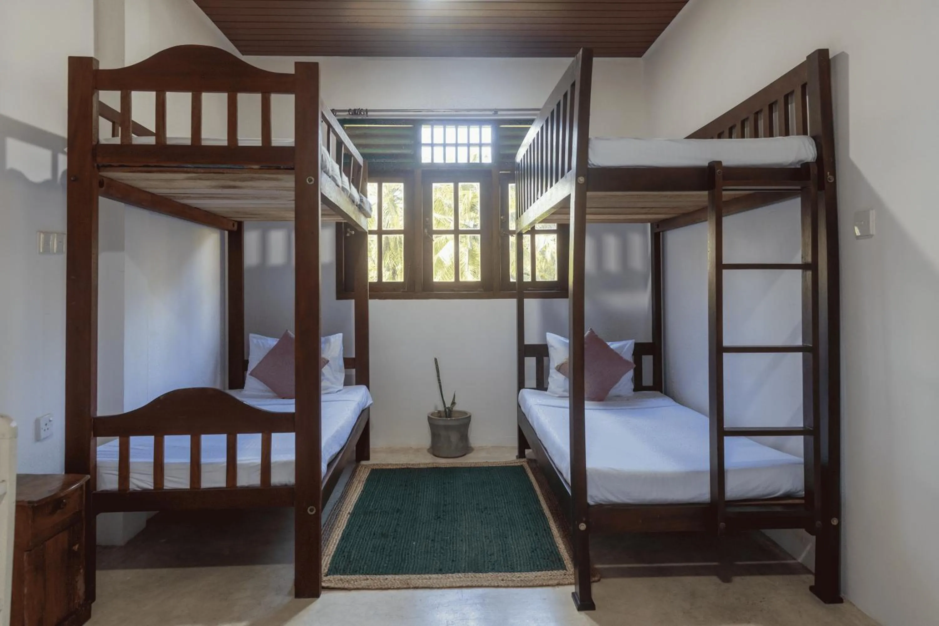 Bunk Bed in Mixed Dormitory Room in Surf and Zen - Coworking and Coliving Habaraduwa