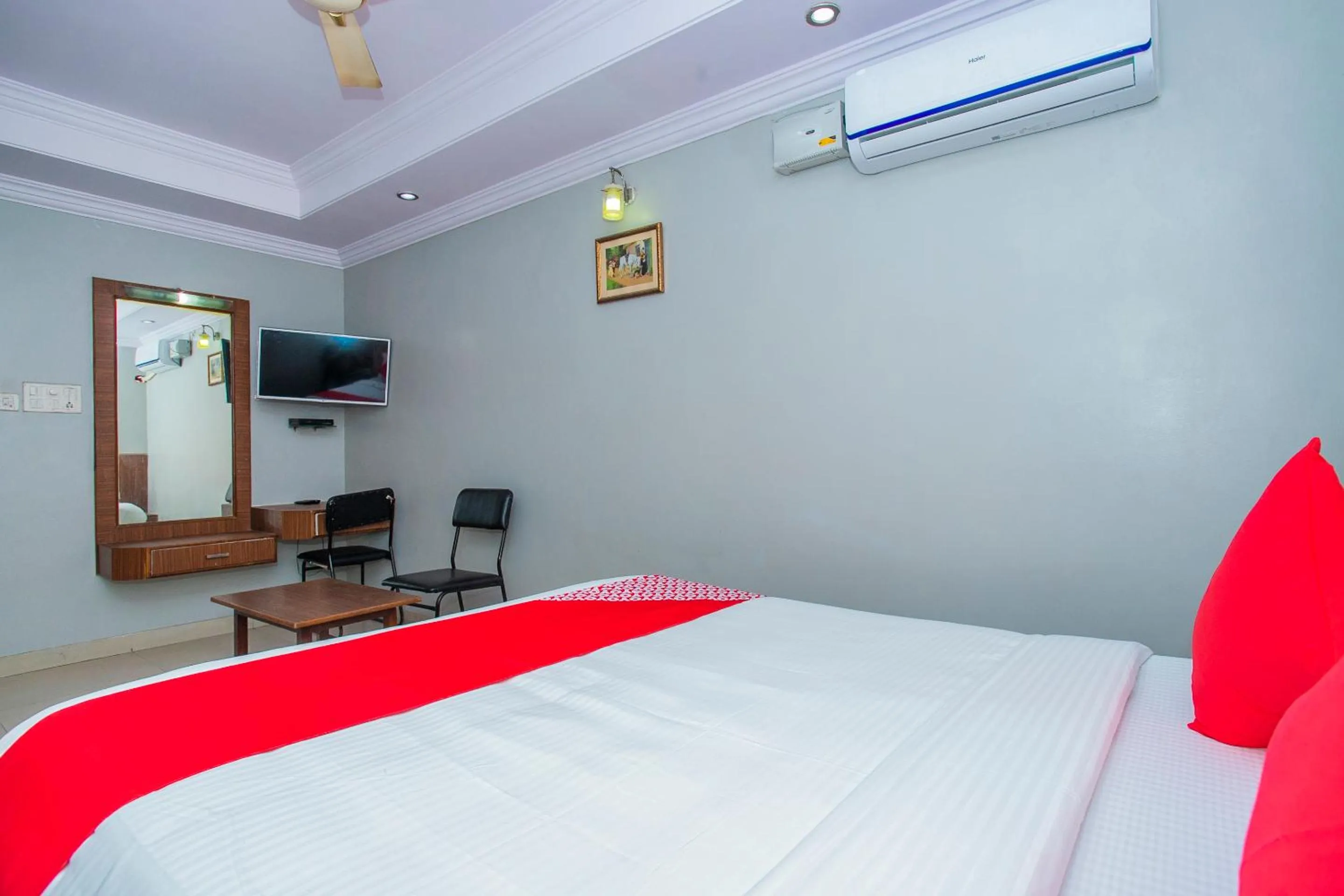 Photo of the whole room, Bed in Hotel O White Fort Near Lalbagh Botanical Garden