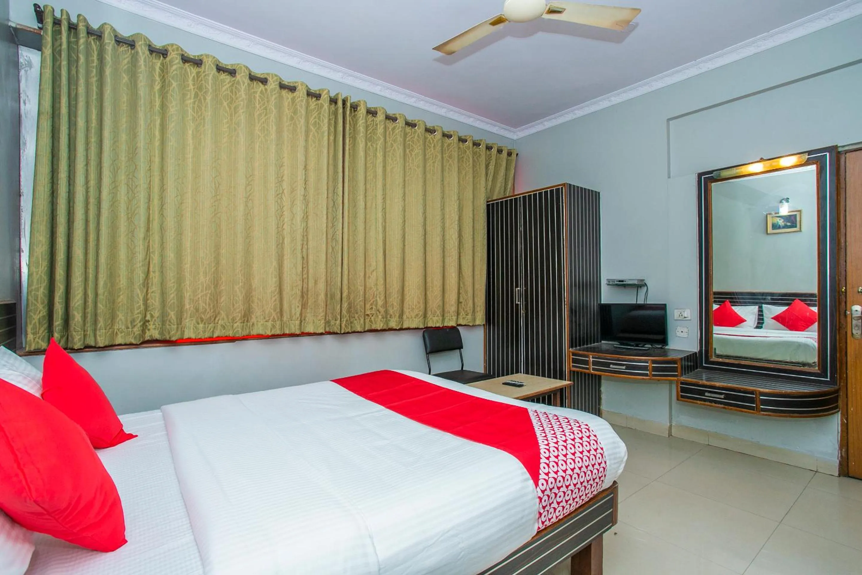 Photo of the whole room, Bed in Hotel O White Fort Near Lalbagh Botanical Garden