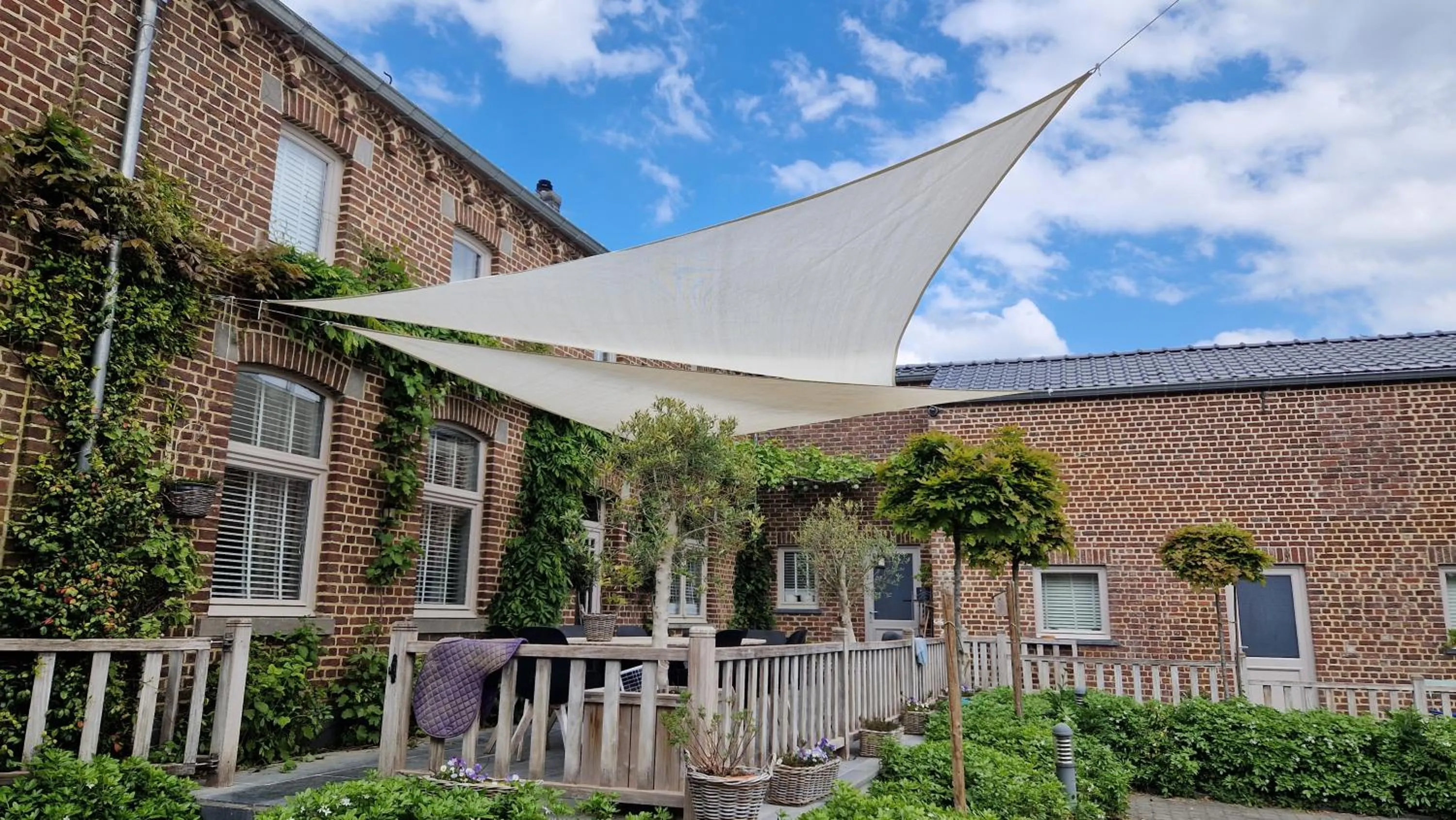 Property building in Guesthouse Biolleke