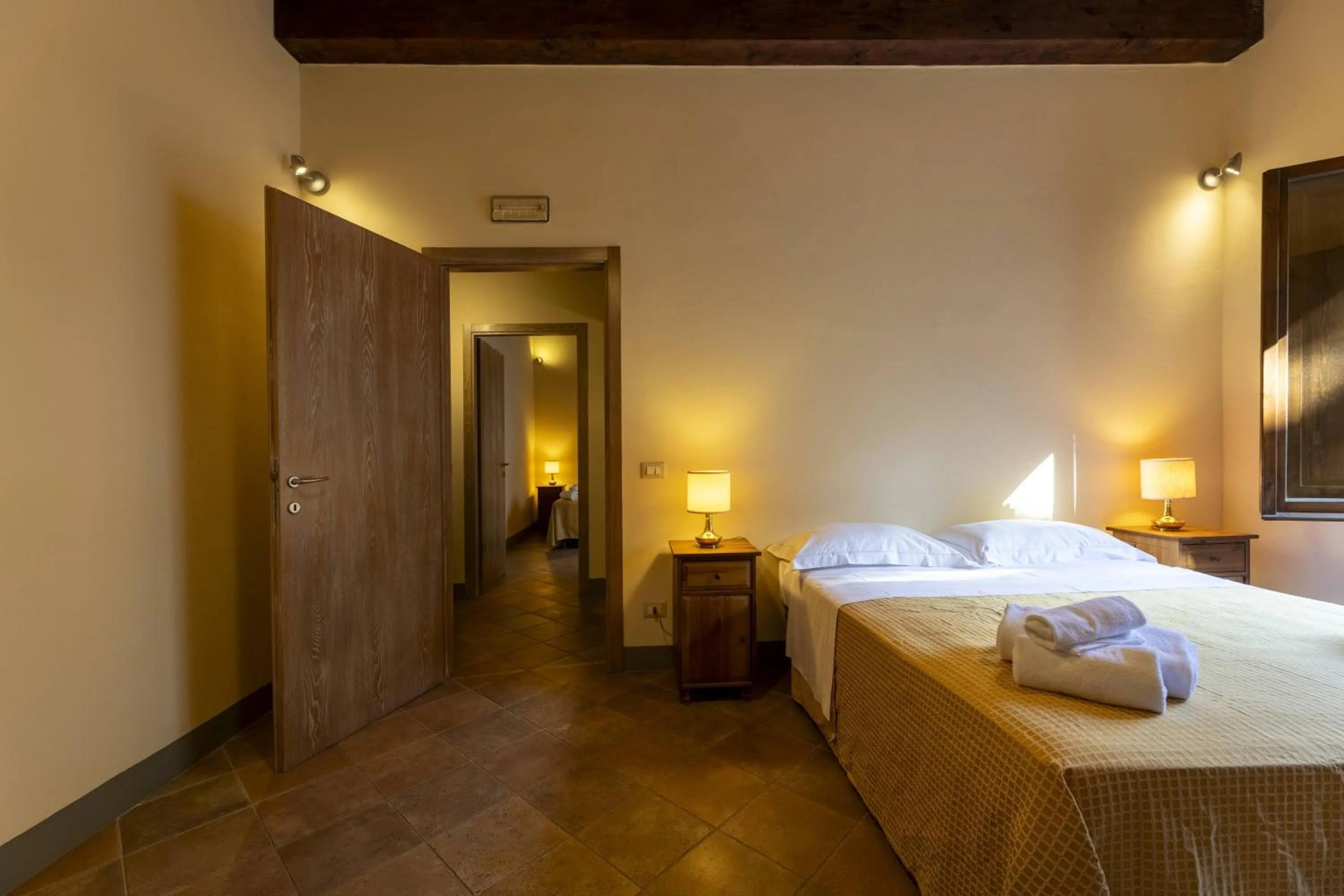 Bedroom, Bed in Villa Montarioso