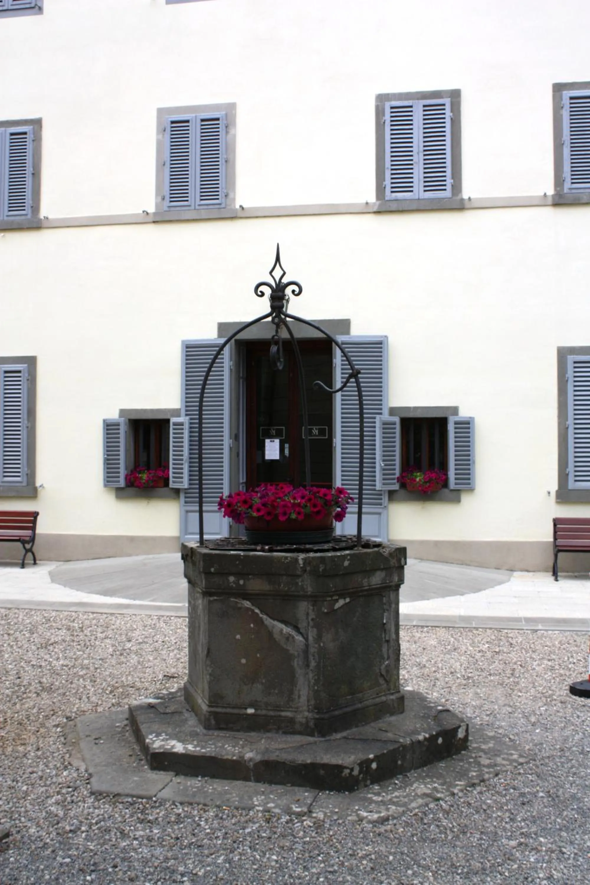 Facade/entrance in Villa Montarioso
