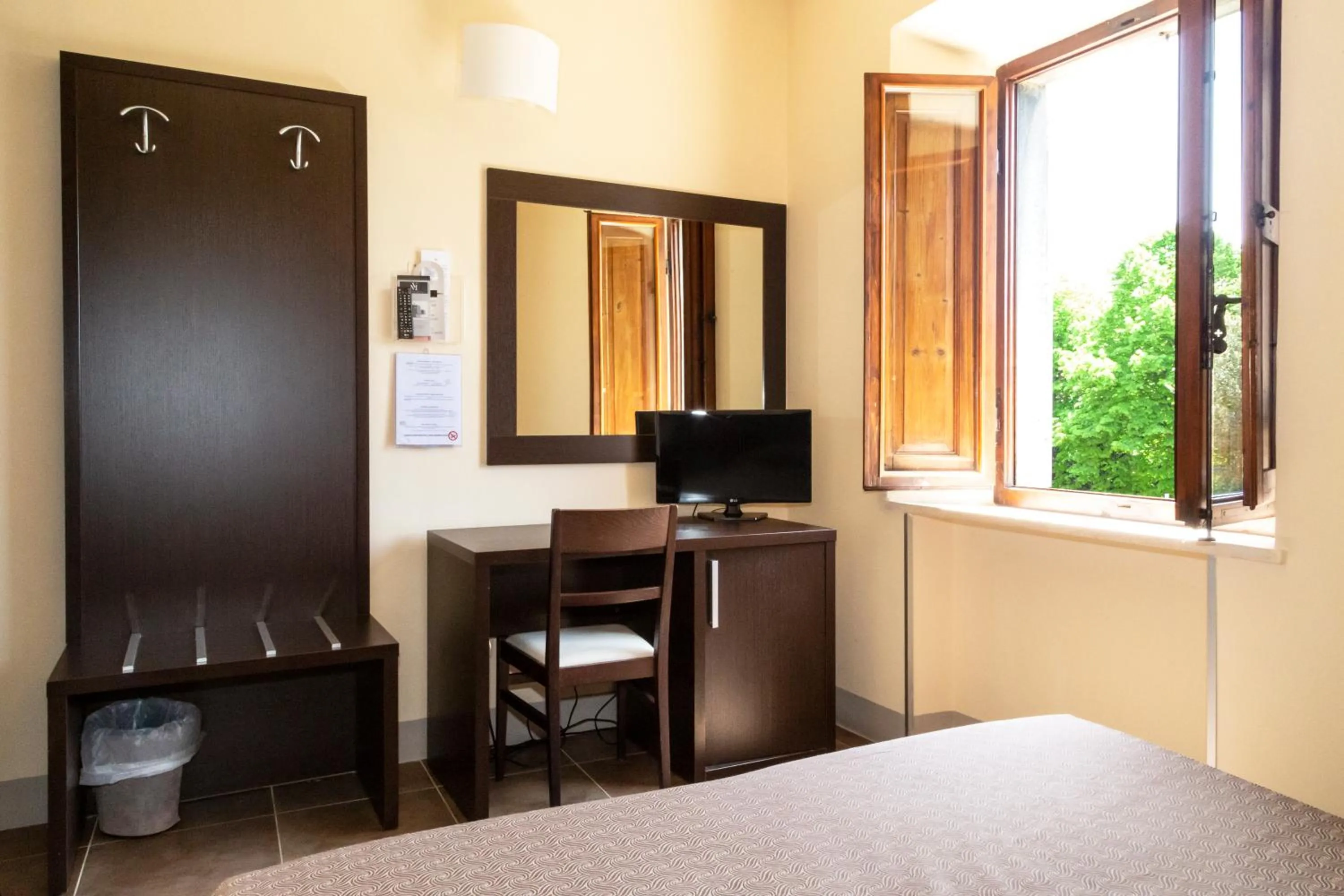 Bedroom, Bed in Villa Montarioso