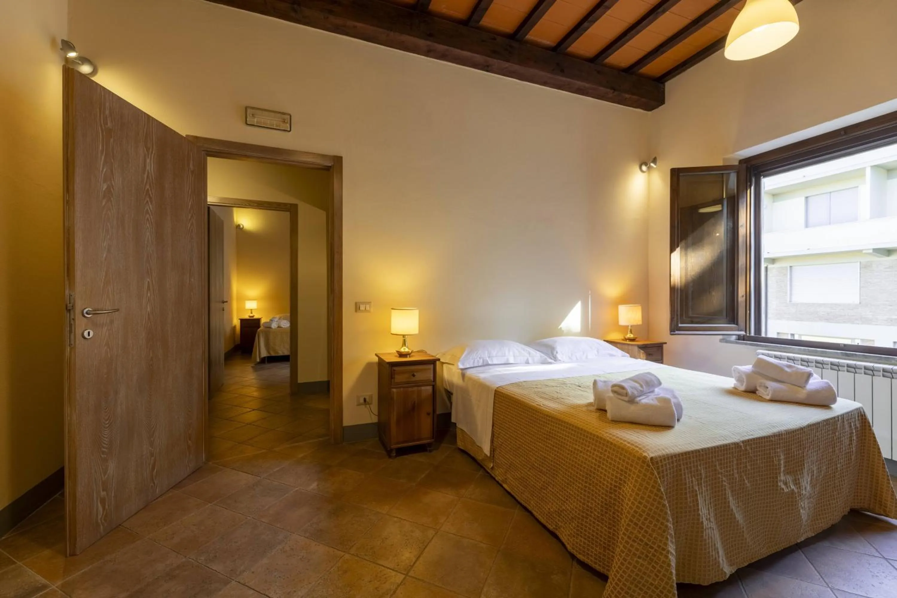 Photo of the whole room, Bed in Villa Montarioso