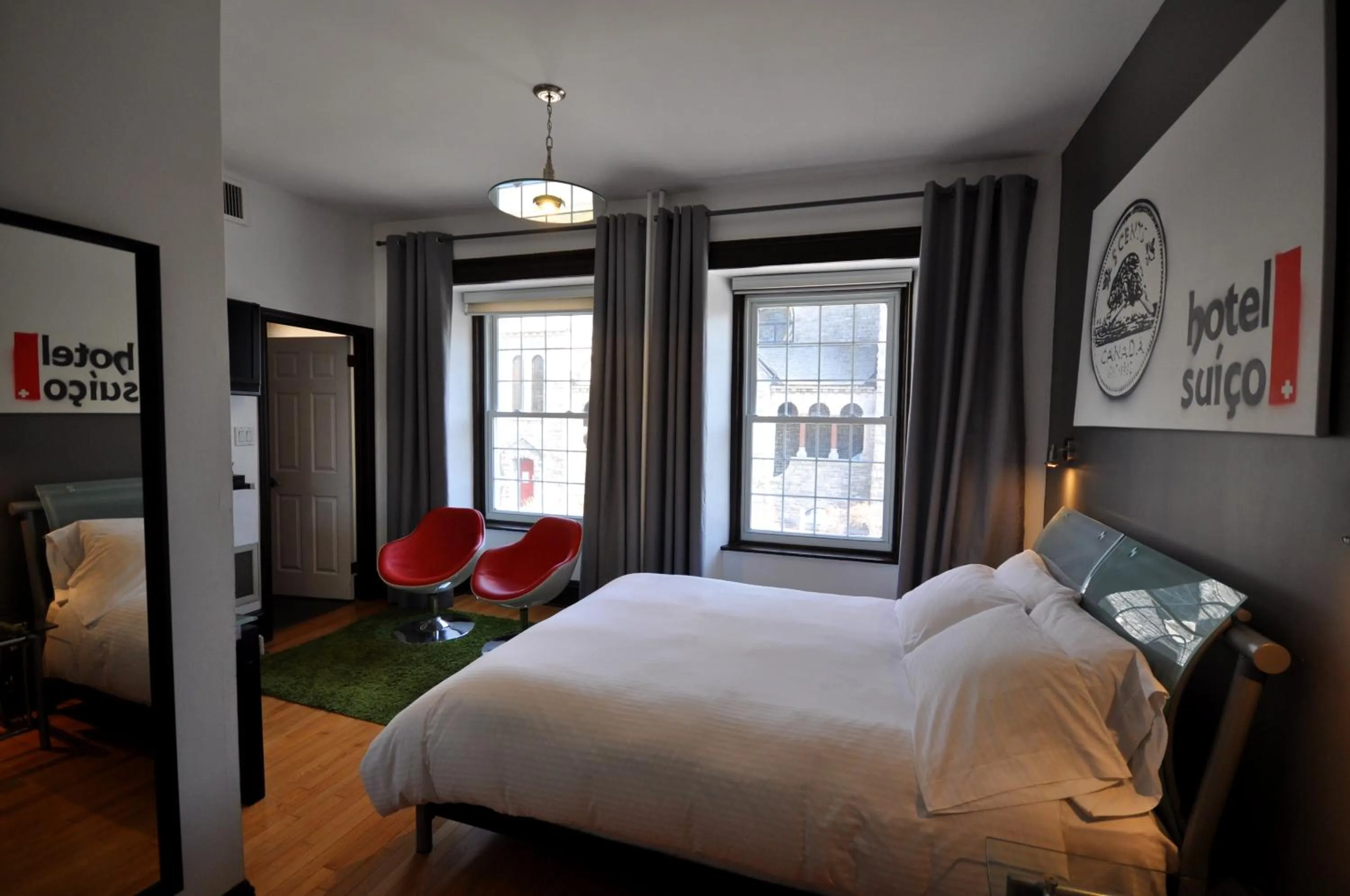 Photo of the whole room, Bed in Swiss Hotel