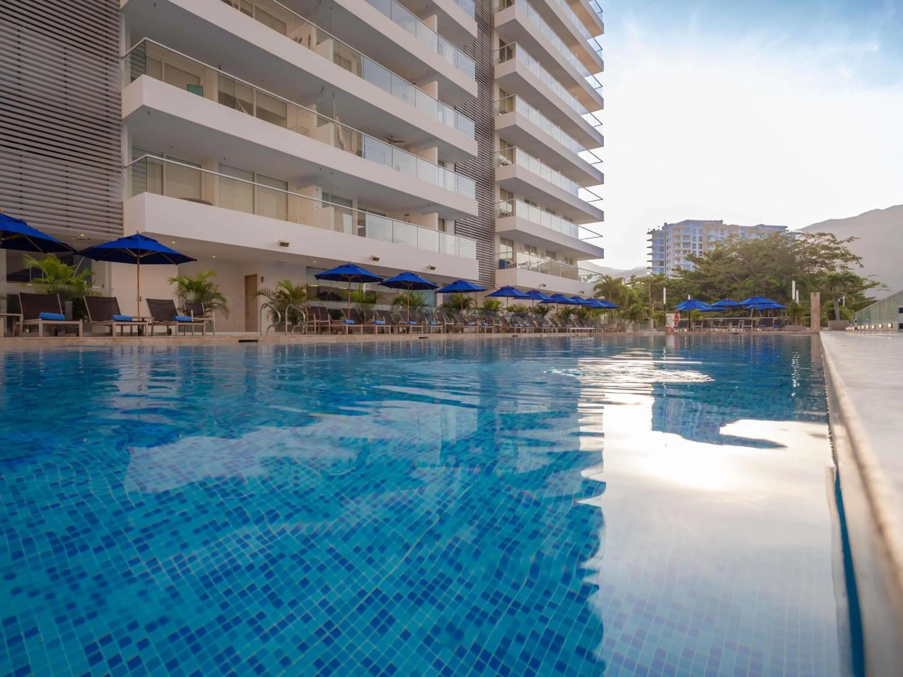 Pool view in Mercure Santa Marta Emile