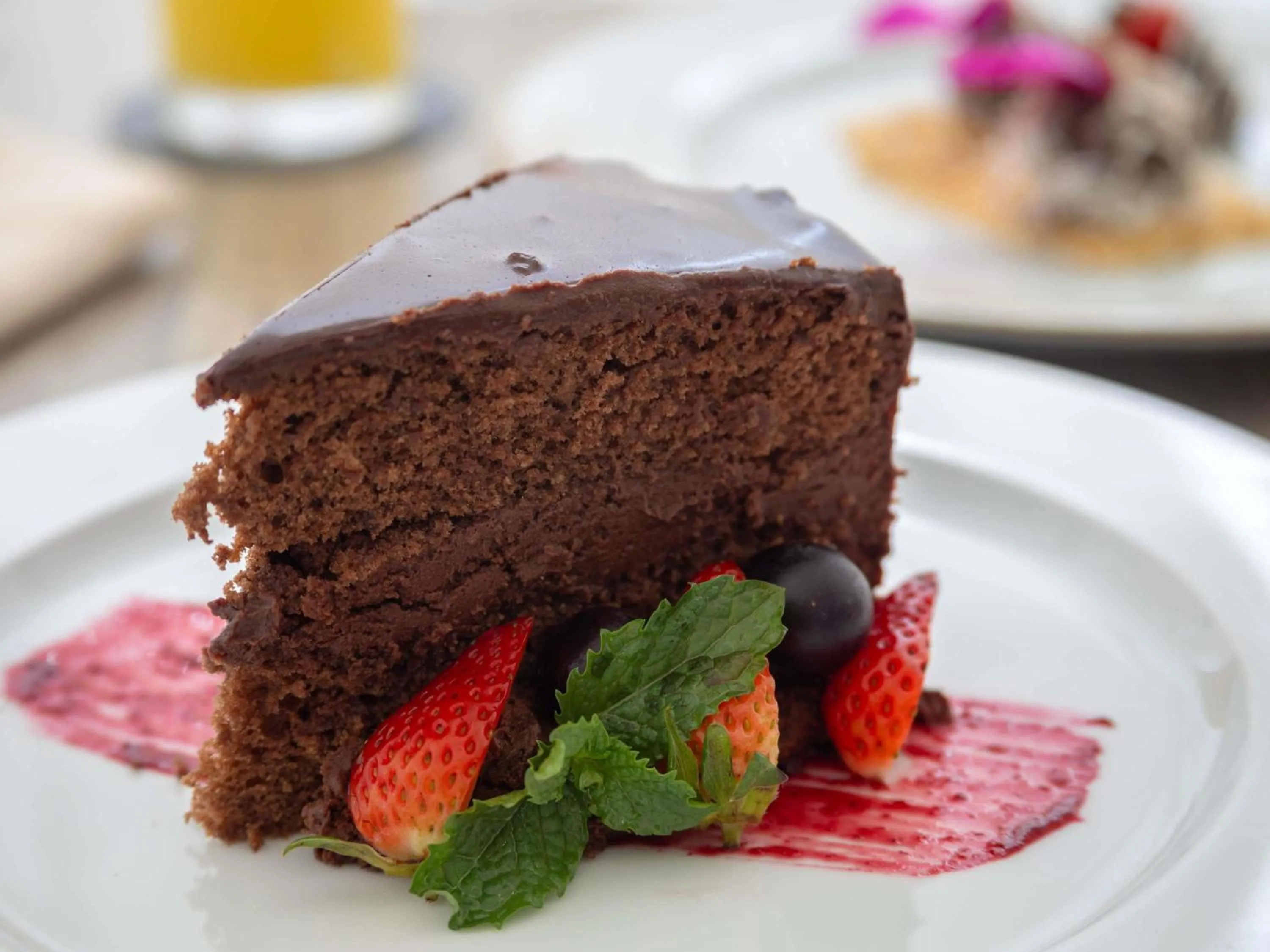 Restaurant/places to eat in Mercure Santa Marta Emile