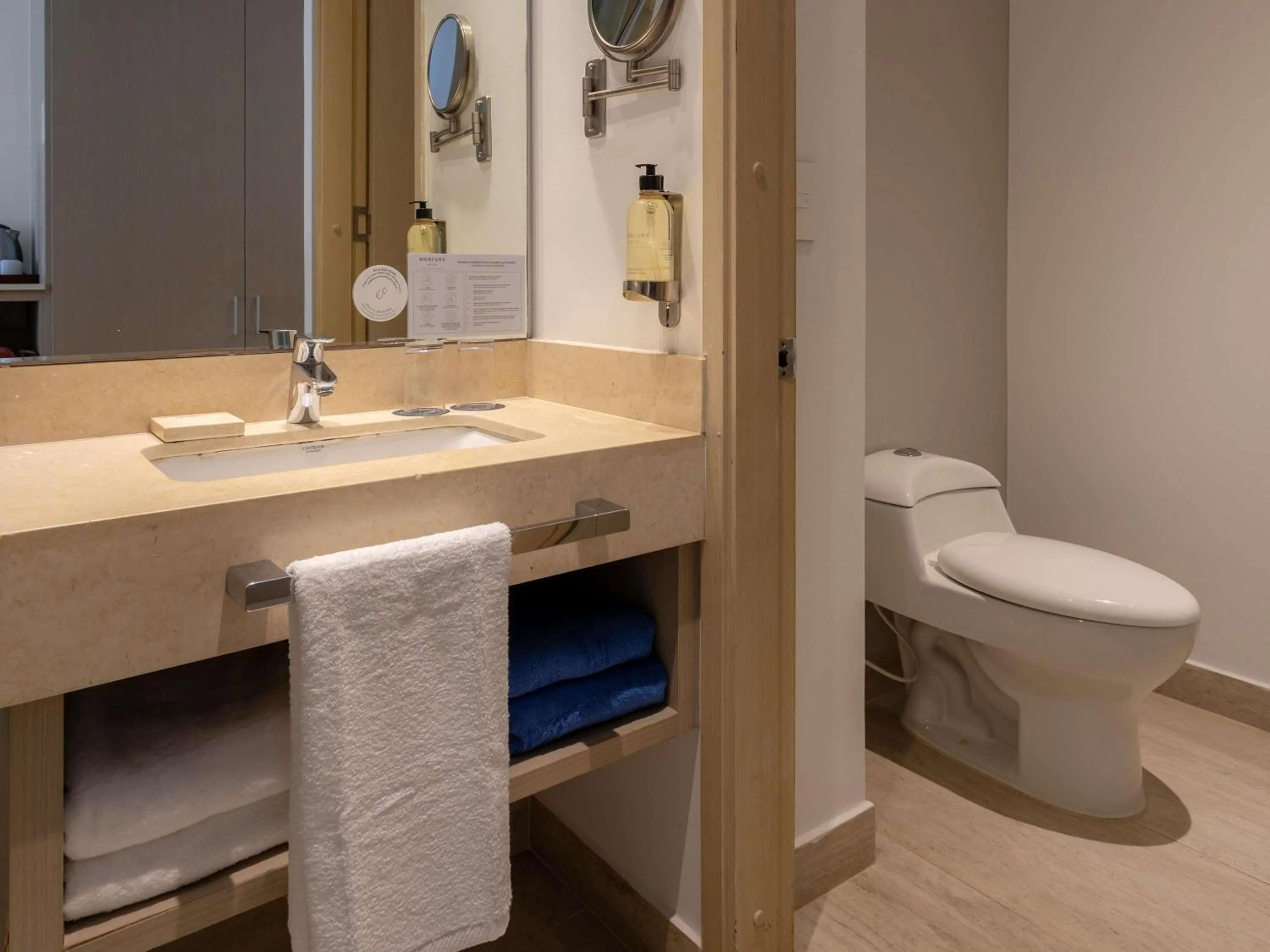 Bedroom in Mercure Santa Marta Emile