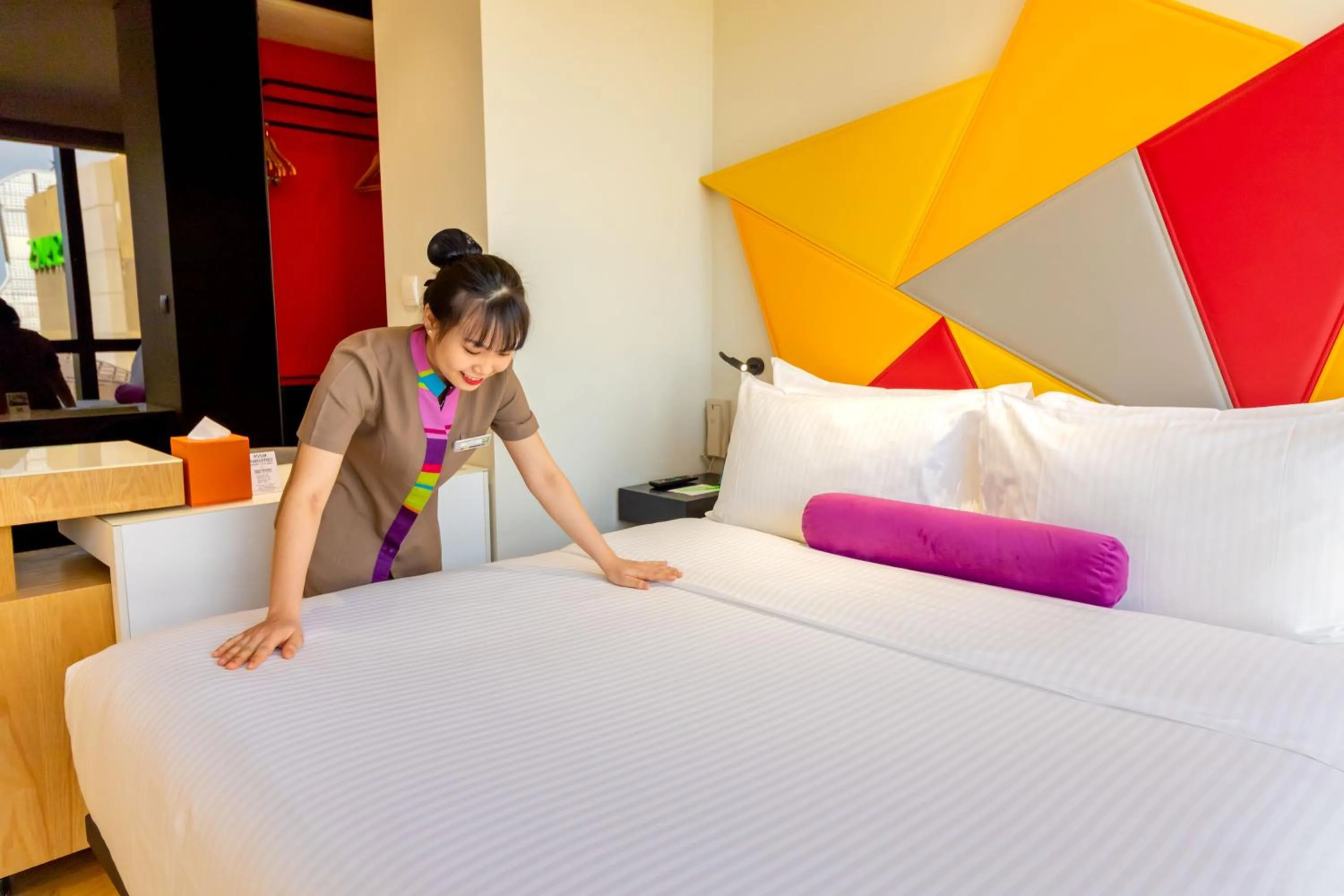 Staff, Bed in Ibis Styles Singapore On Macpherson