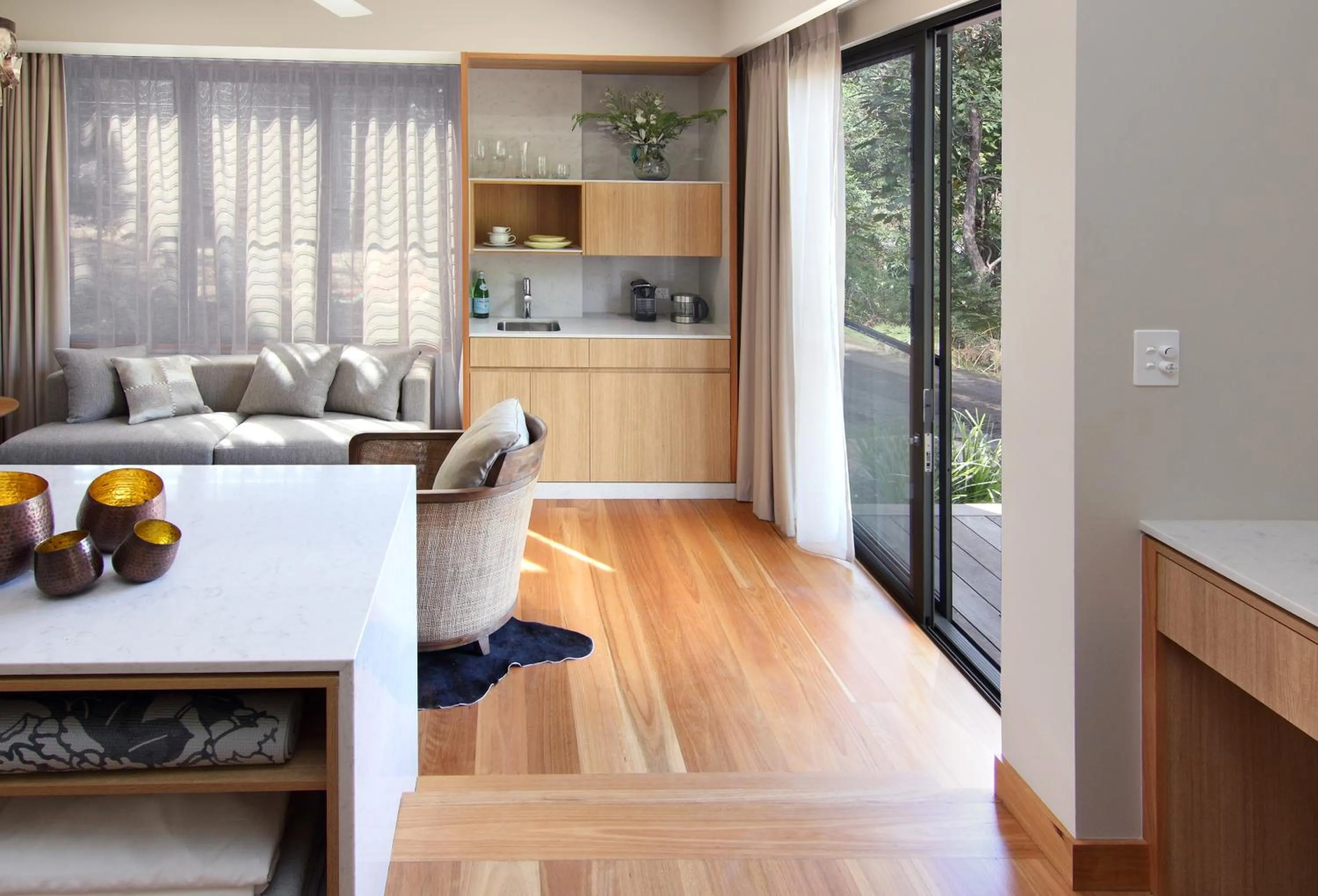 Living room in Elements Of Byron