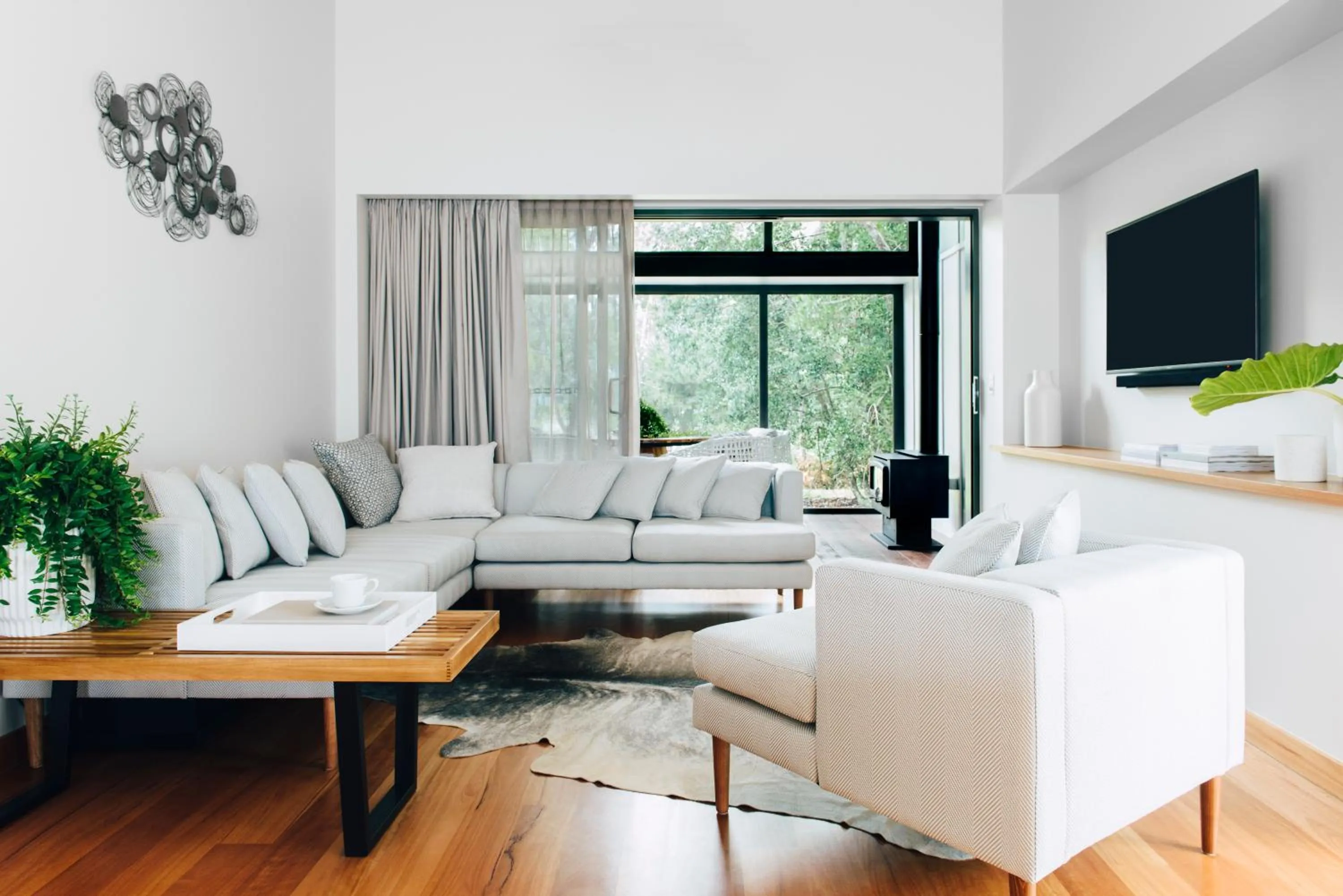 Living room in Elements Of Byron
