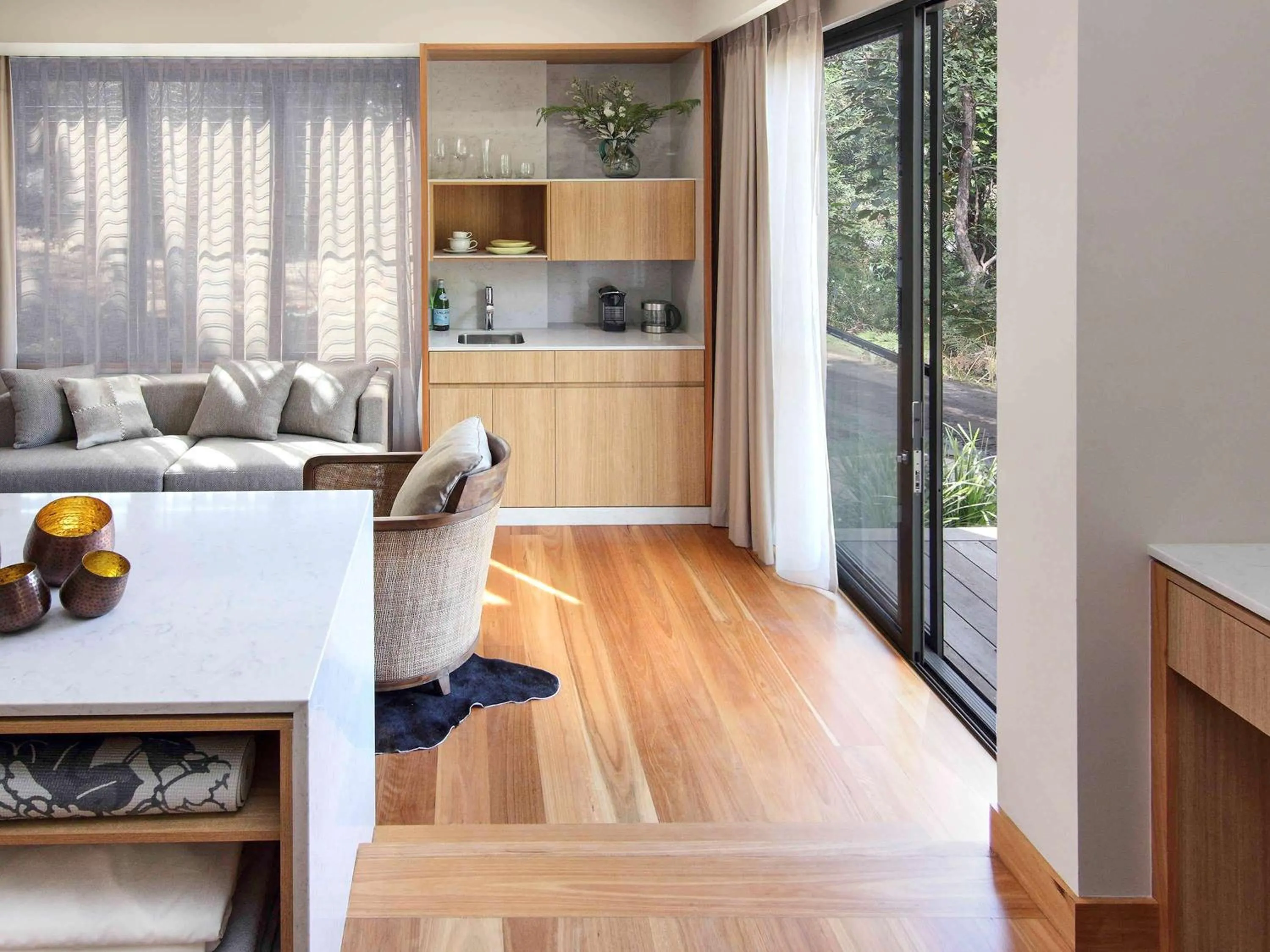 Photo of the whole room in Elements Of Byron