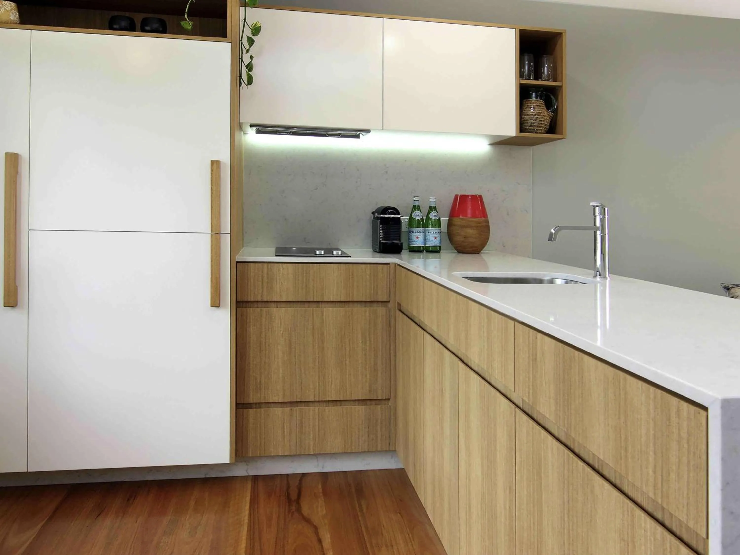 Photo of the whole room in Elements Of Byron