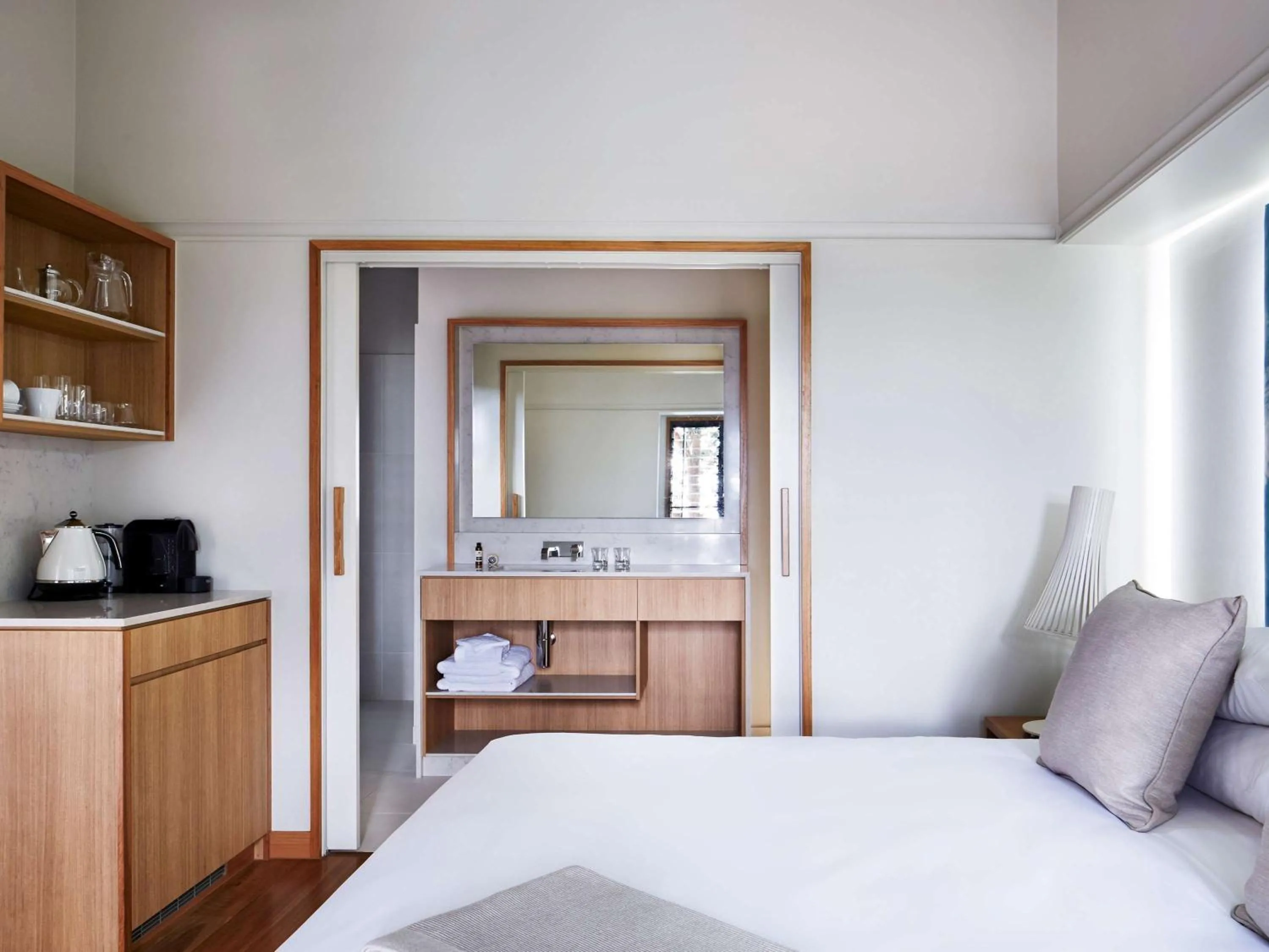 Photo of the whole room, Bed in Elements Of Byron