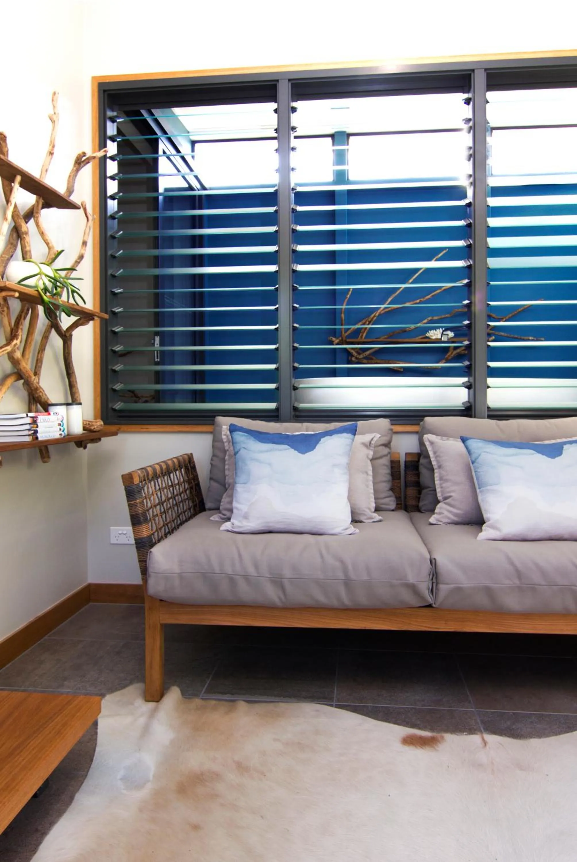 Seating area, Bed in Elements Of Byron