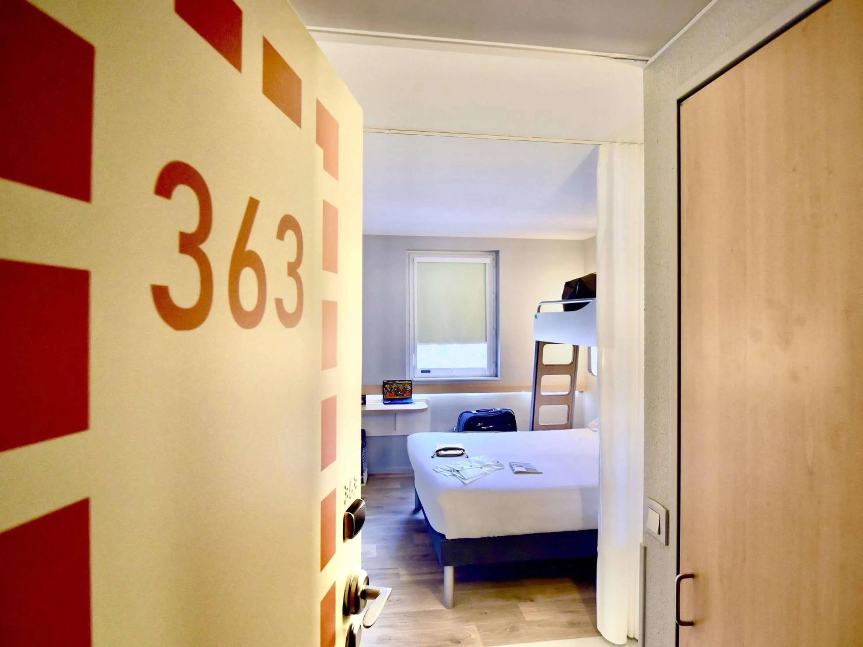 Bedroom, Bed in Ibis Budget Nantes Rezé Aéroport