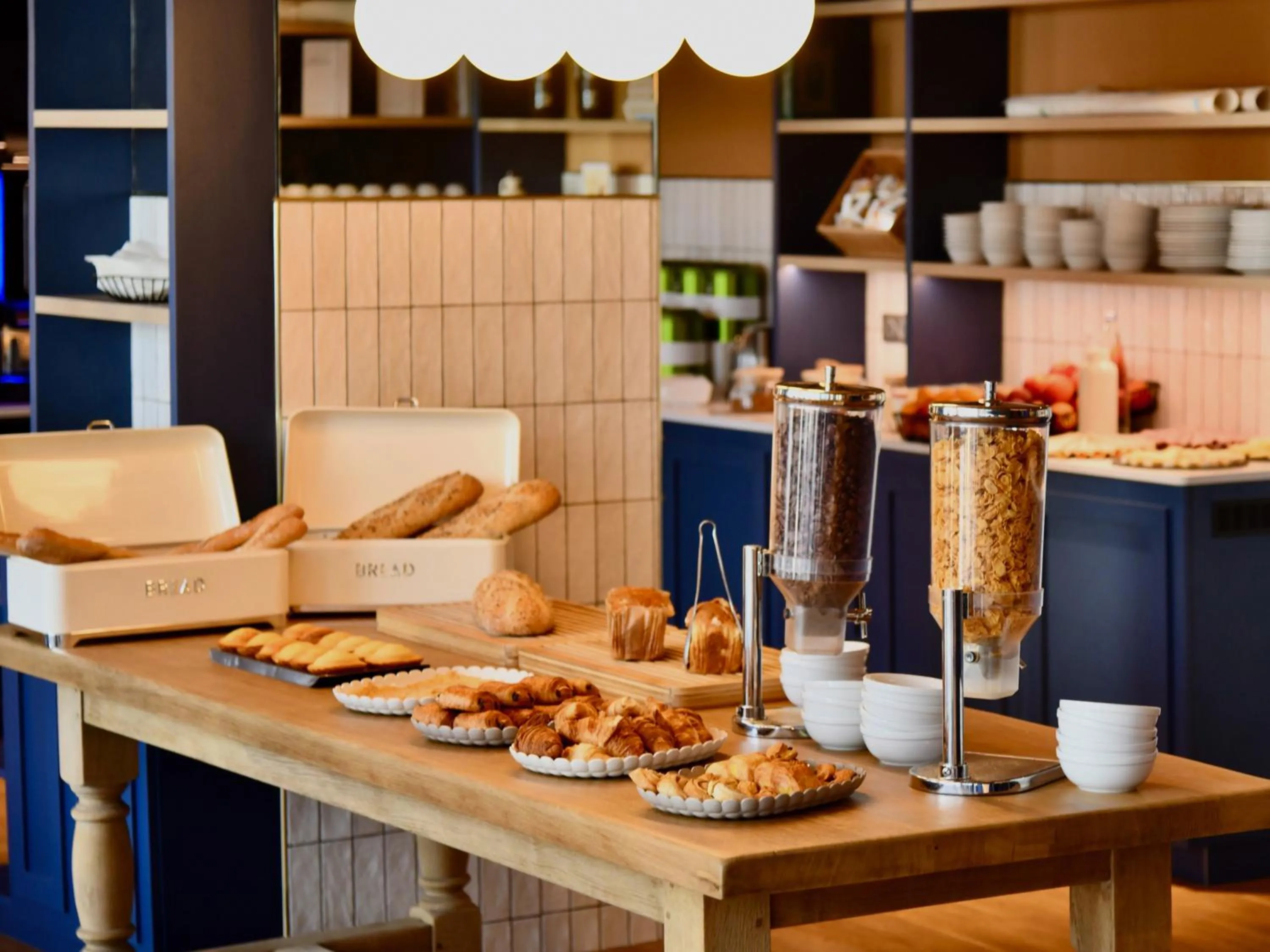 Breakfast in Ibis Budget Nantes Rezé Aéroport