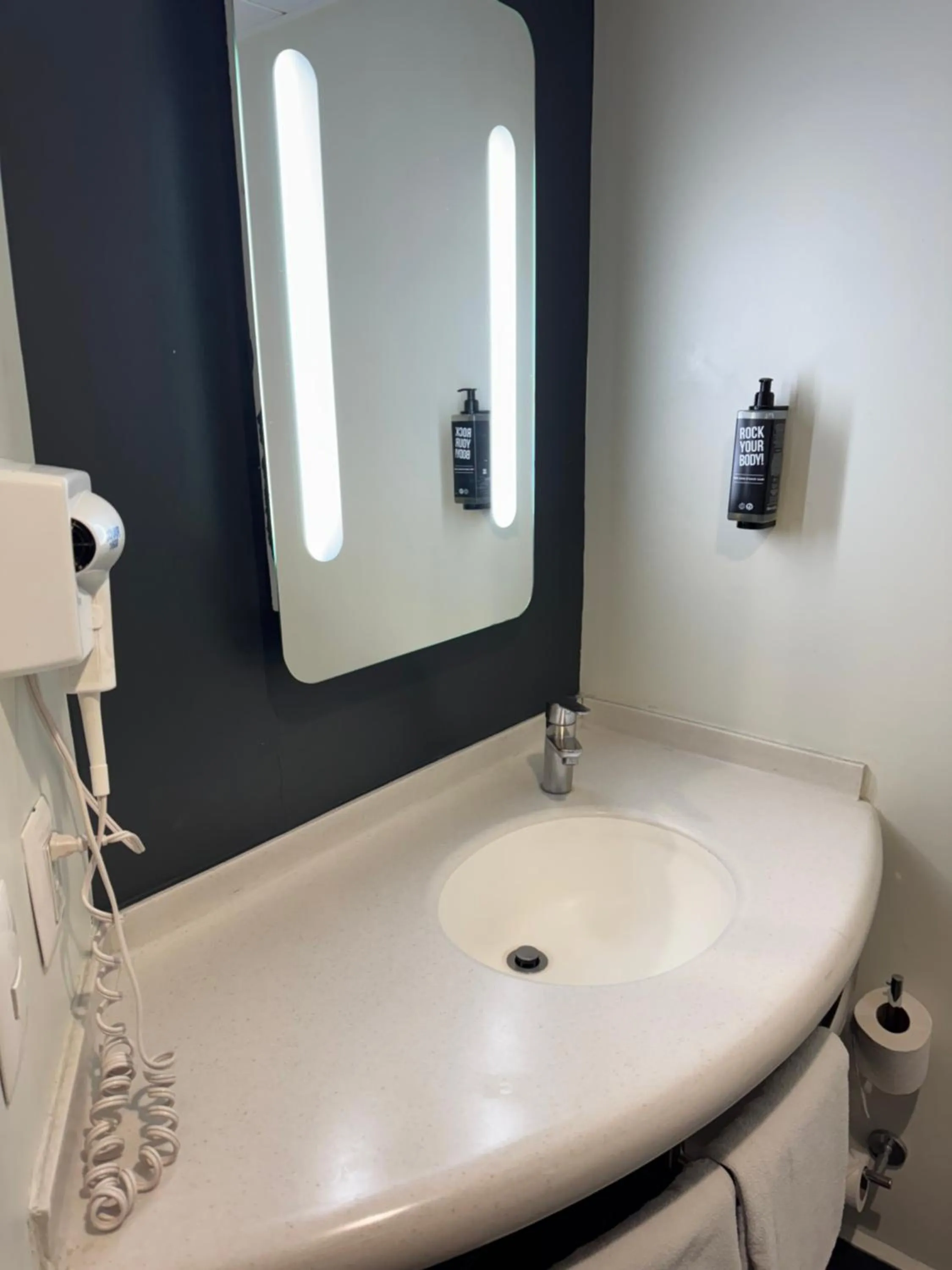 Bathroom in Ibis Mexico Alameda