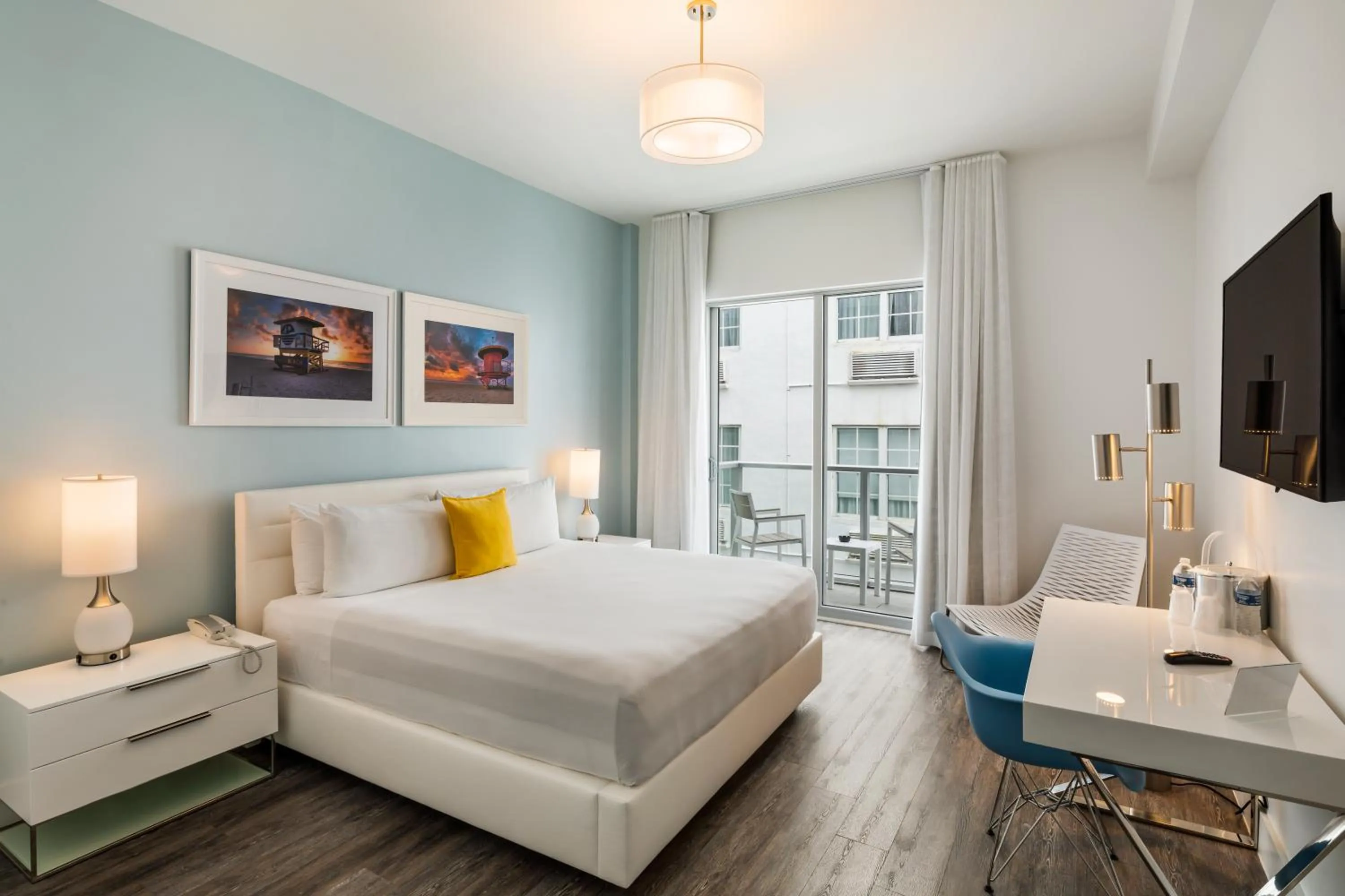 Bed in President Hotel Villa