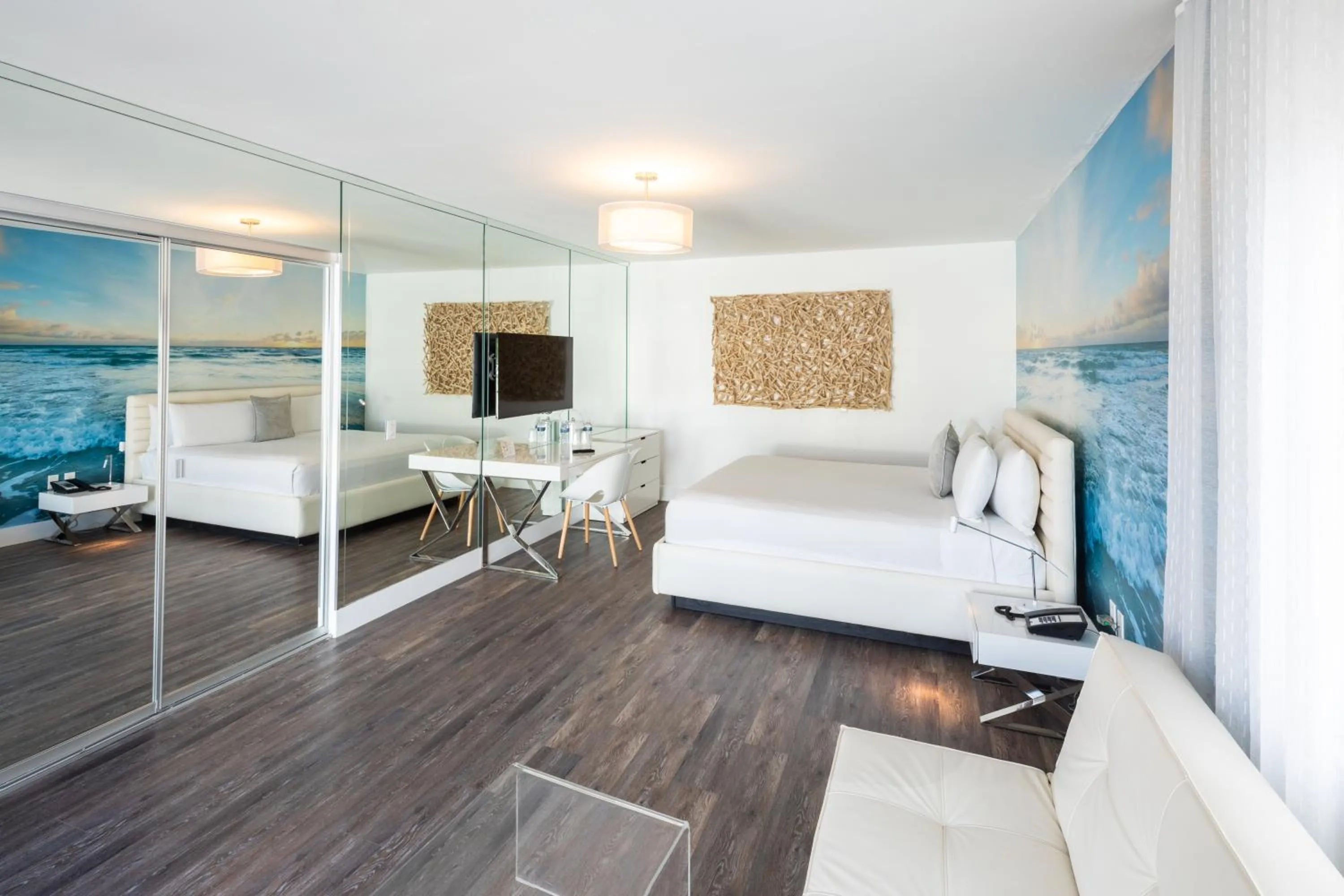 Photo of the whole room, Bed in President Hotel Villa