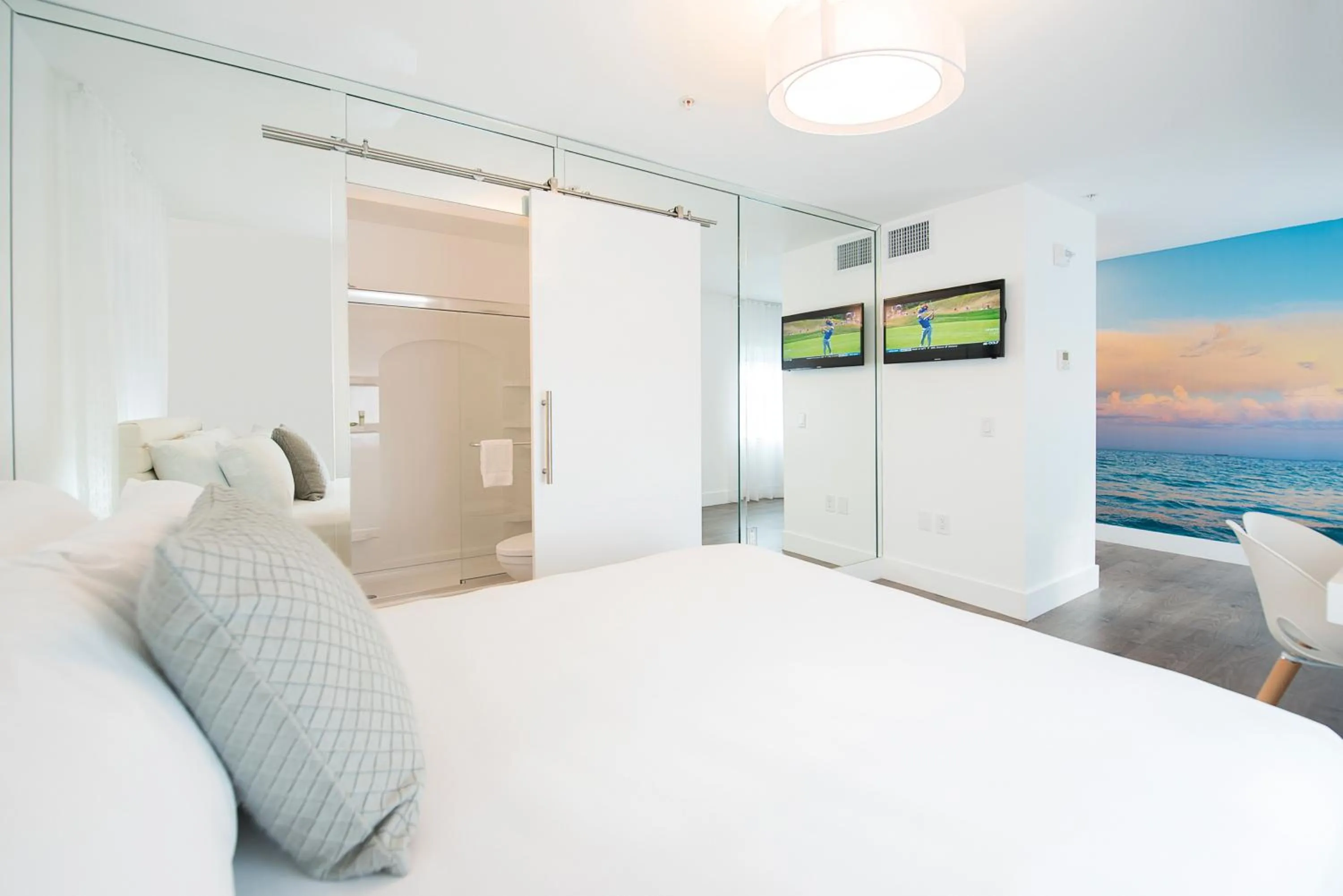 Photo of the whole room, Bed in President Hotel Villa