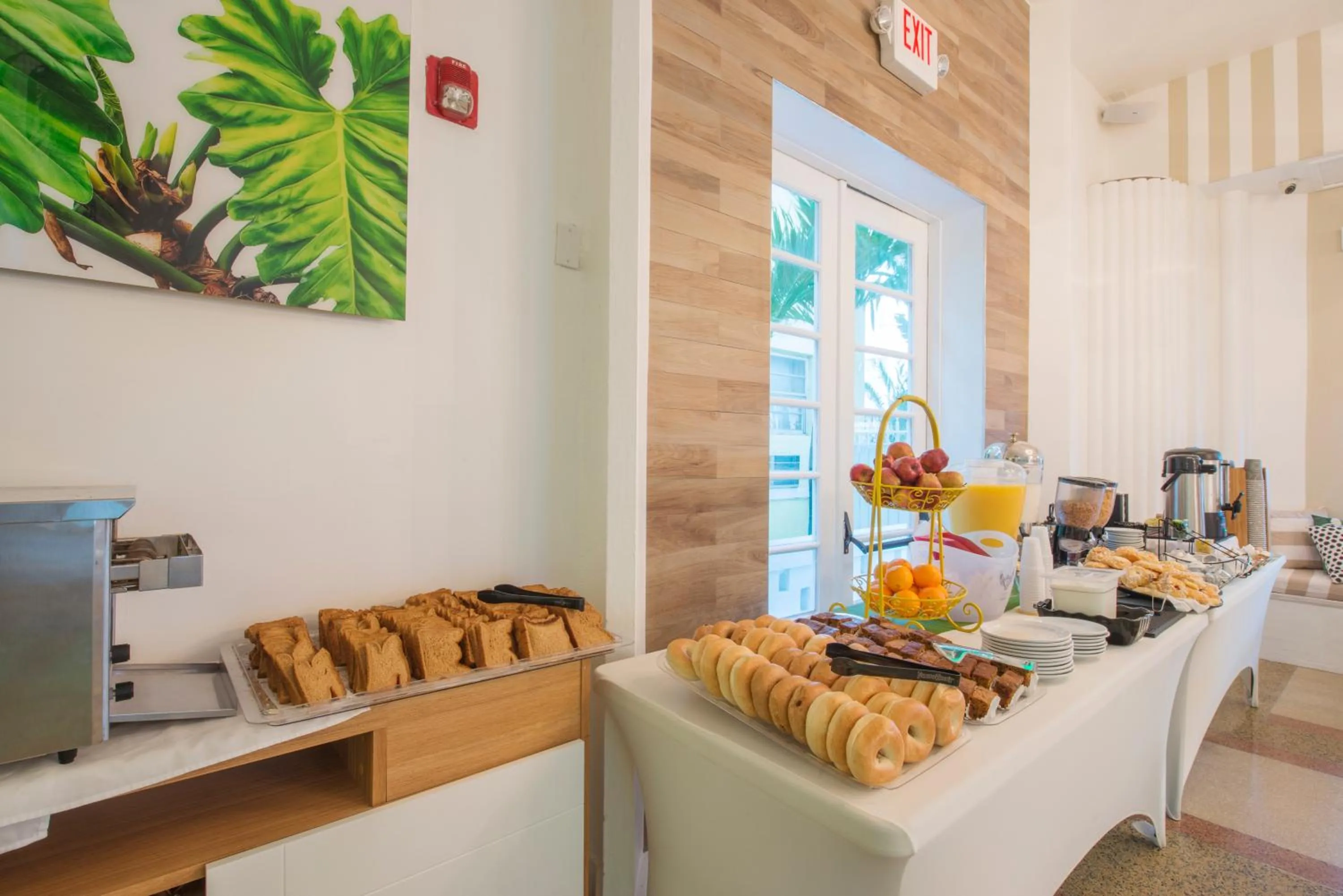 Buffet breakfast in President Hotel Villa