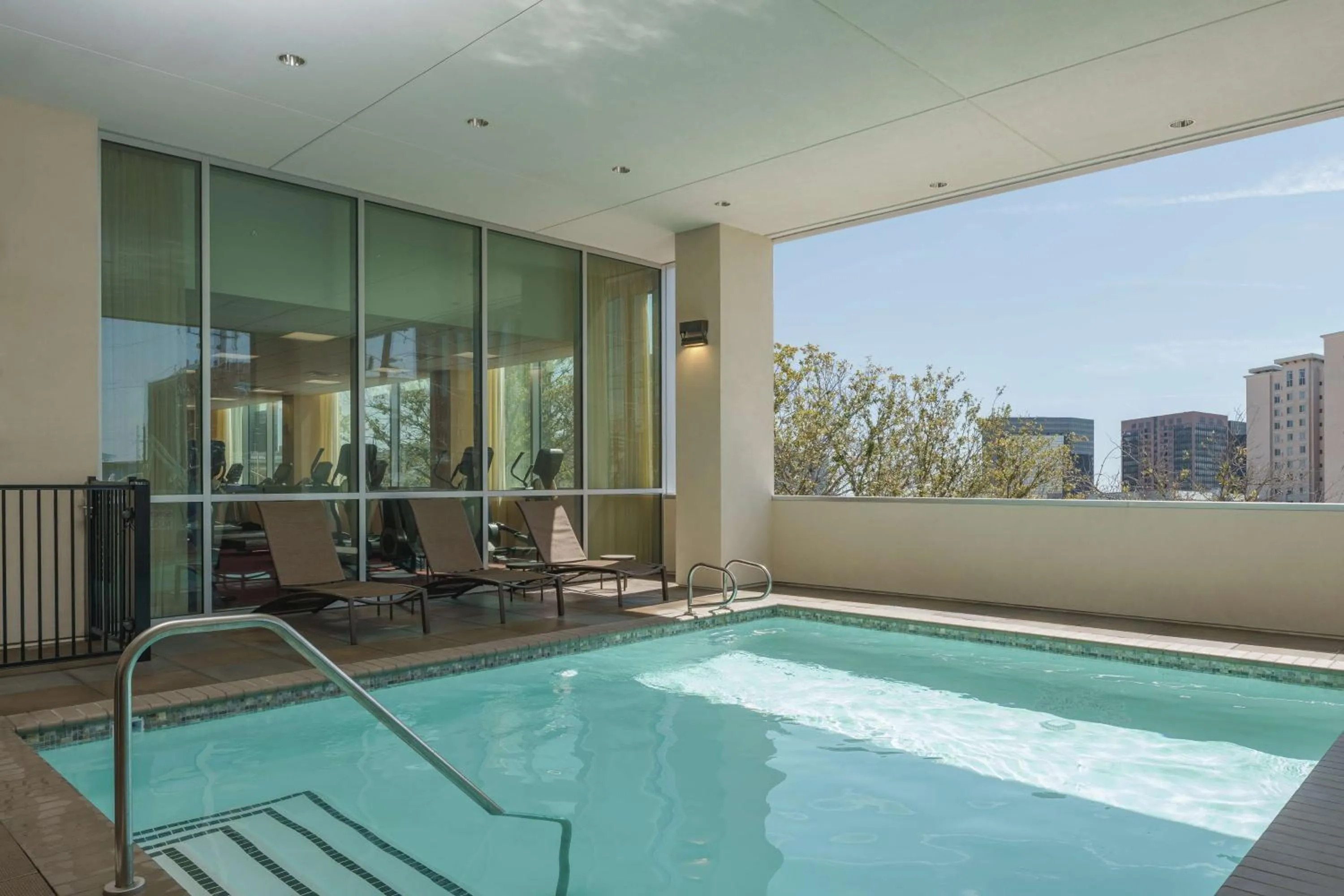 Swimming pool in Hyatt Place Houston Galleria