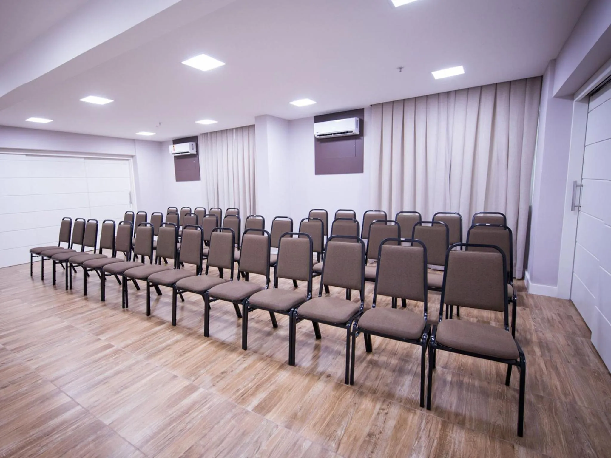 Meeting/conference room in Vila Business Hotel