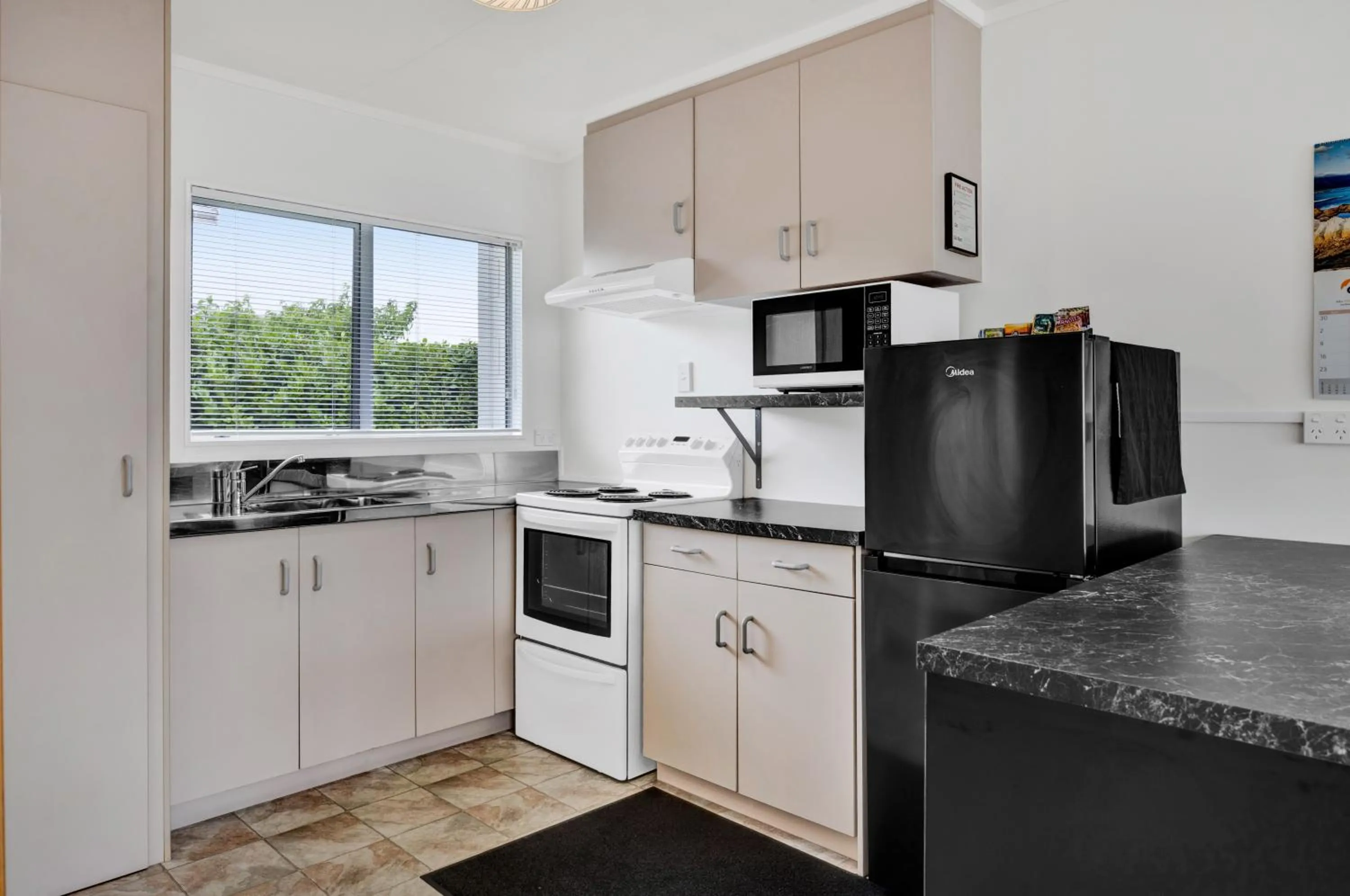 kitchen in Avon Motel
