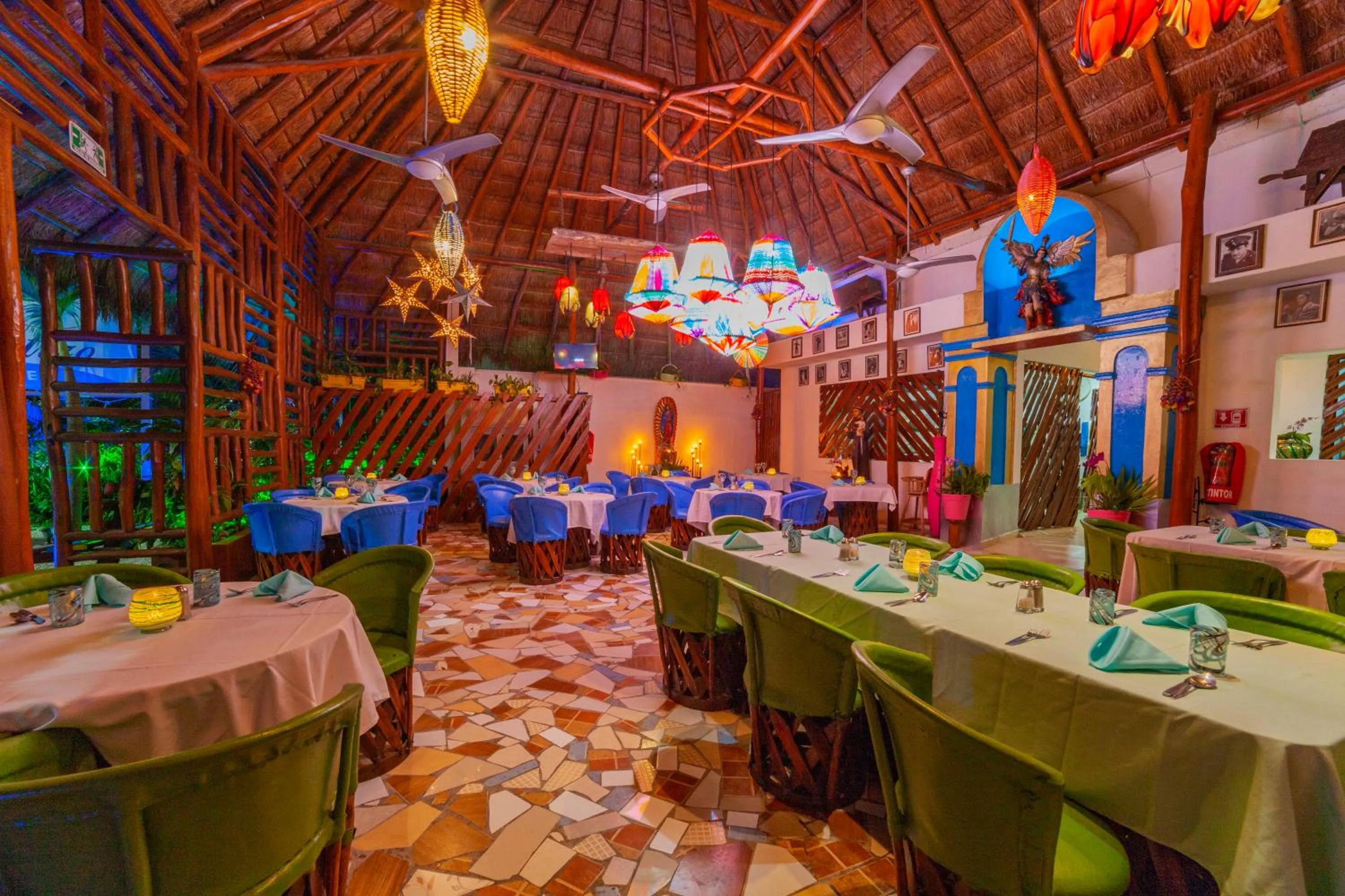 Restaurant/places to eat in Mestizo Gallery