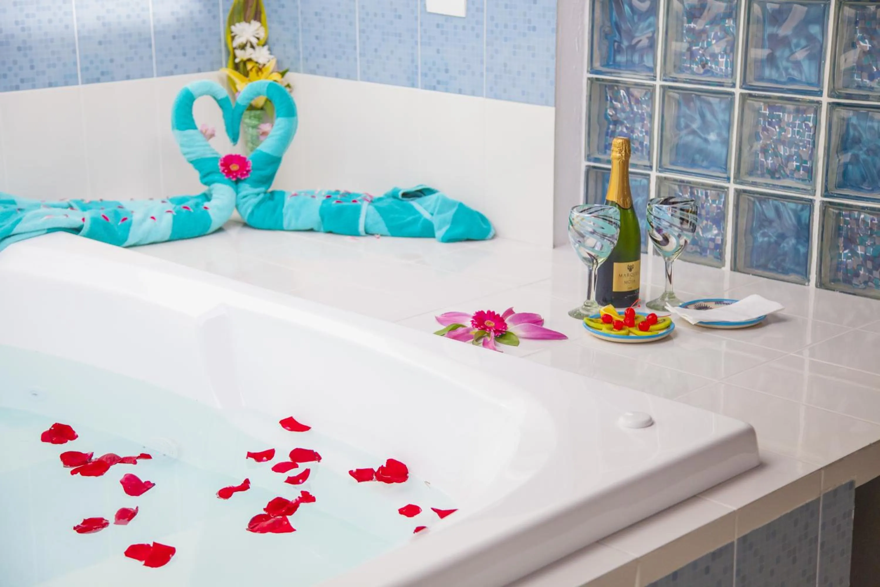 Bathroom in Mestizo Gallery