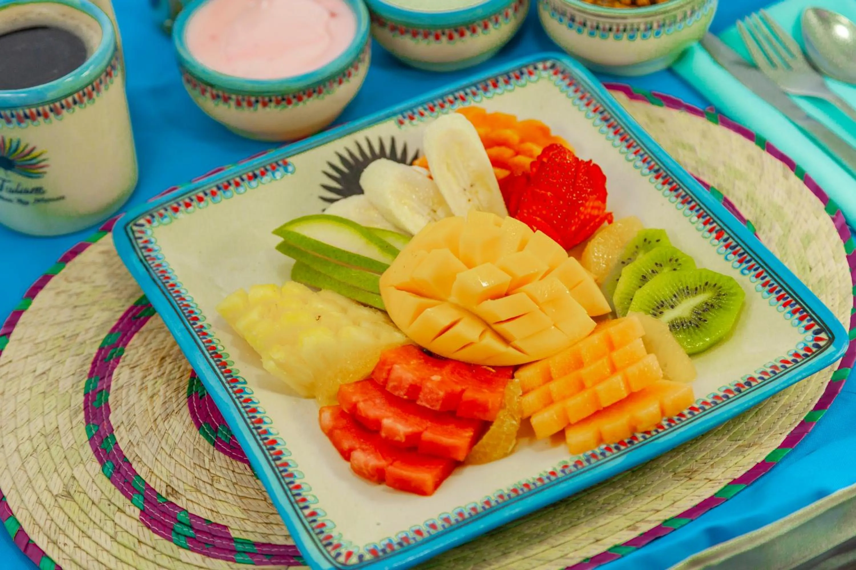 Continental breakfast in Mestizo Gallery