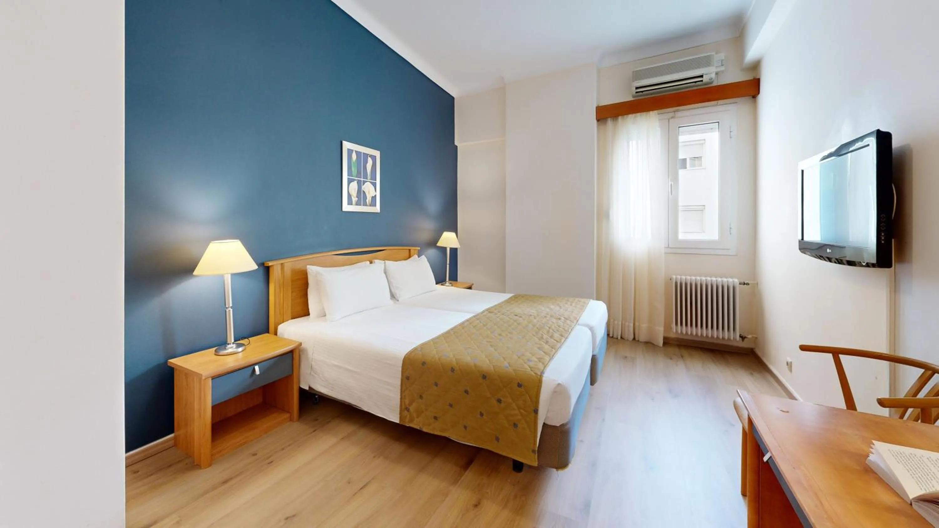 Bedroom, Bed in Lucy Hotel