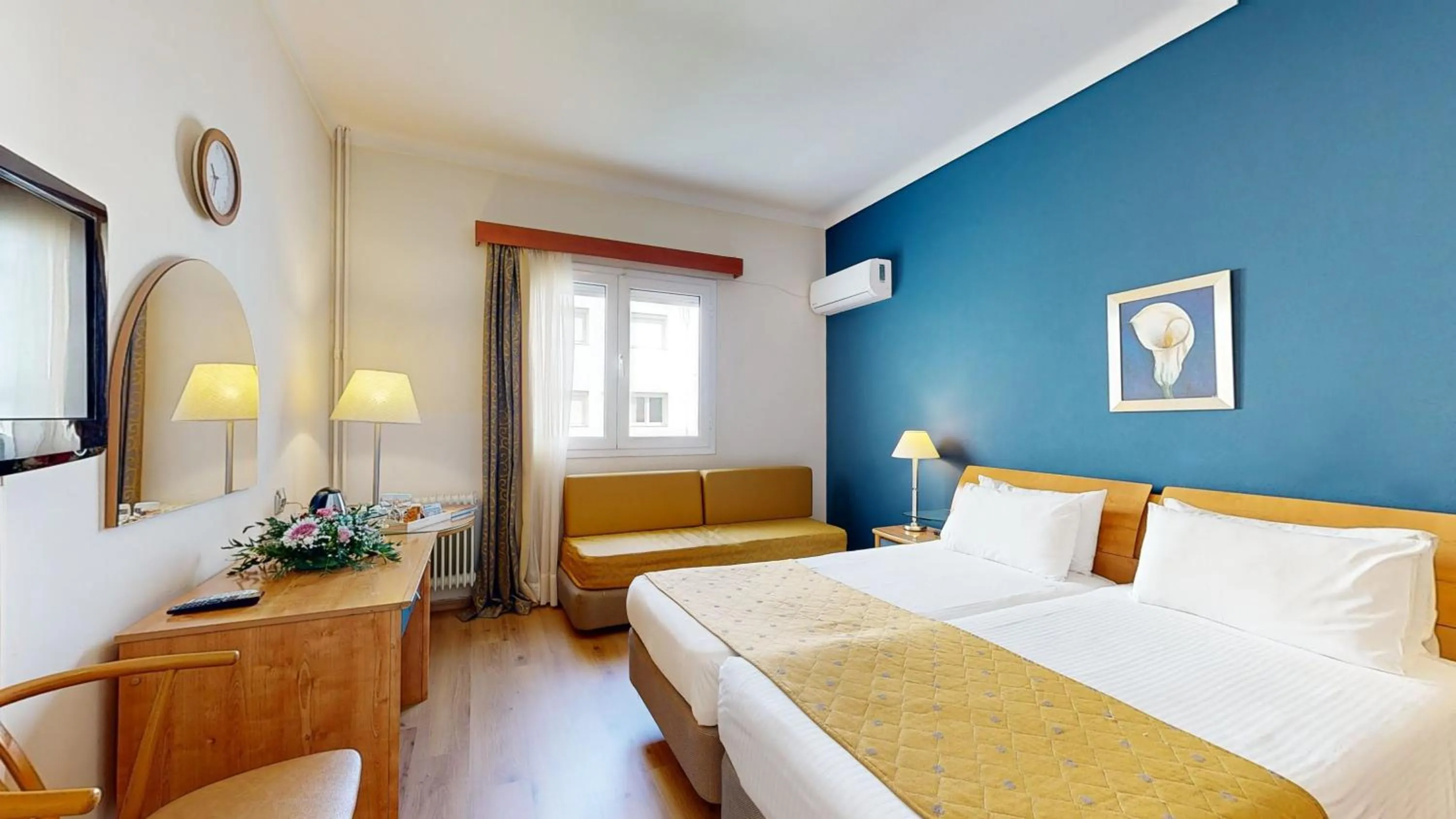 Bedroom, Bed in Lucy Hotel