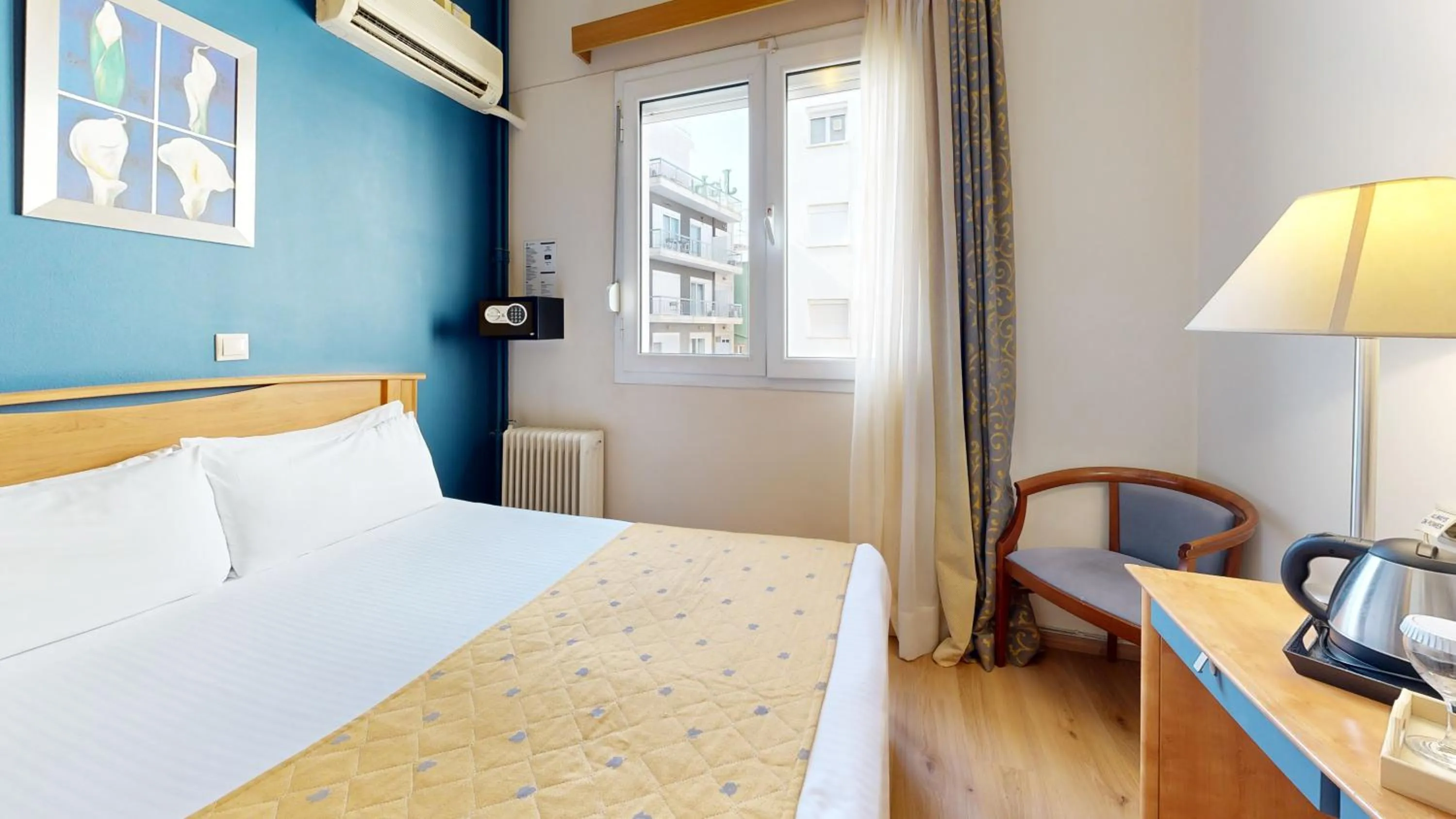 Bedroom, Bed in Lucy Hotel