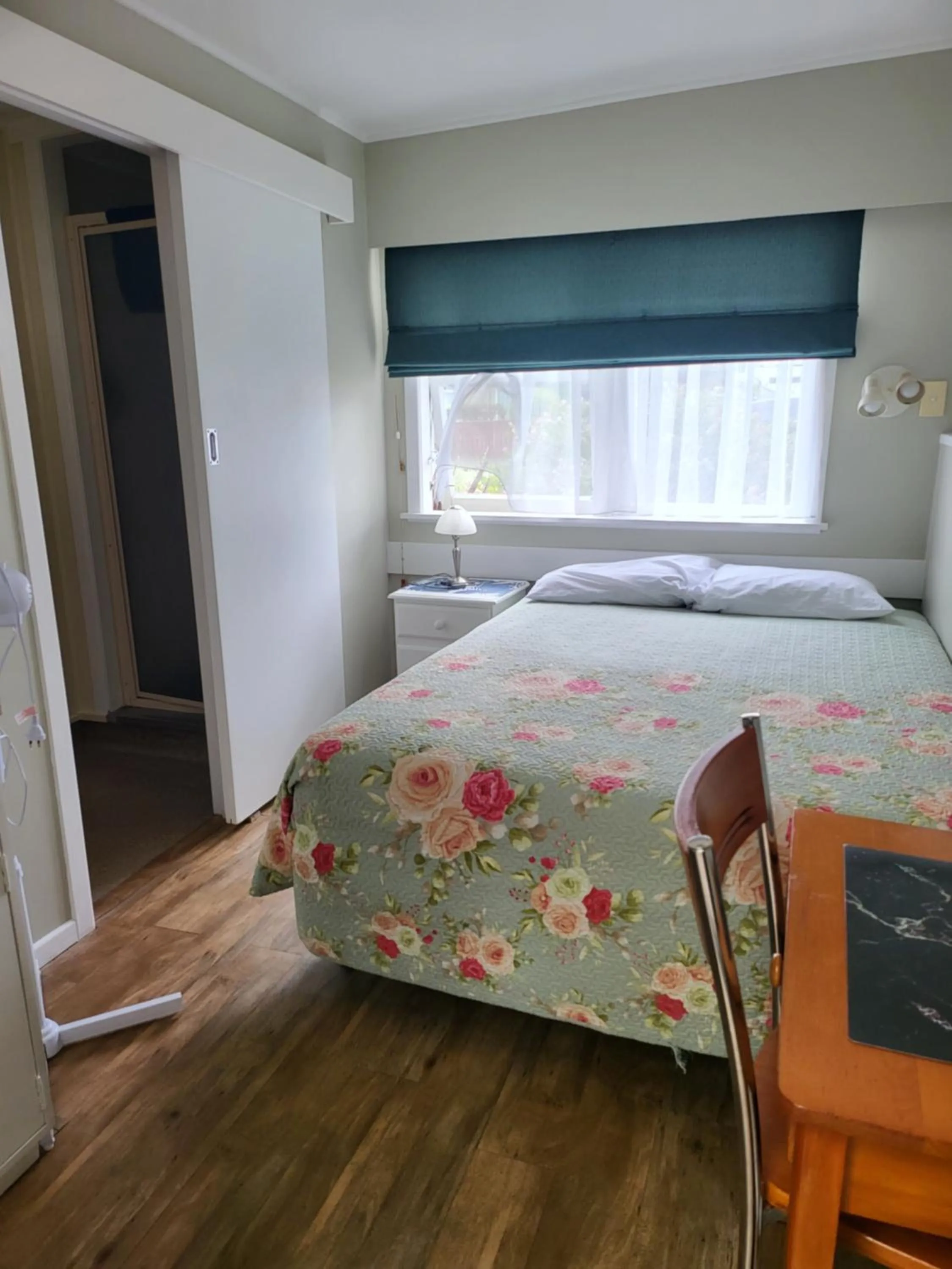 Photo of the whole room, Bed in Totara Lodge Motel