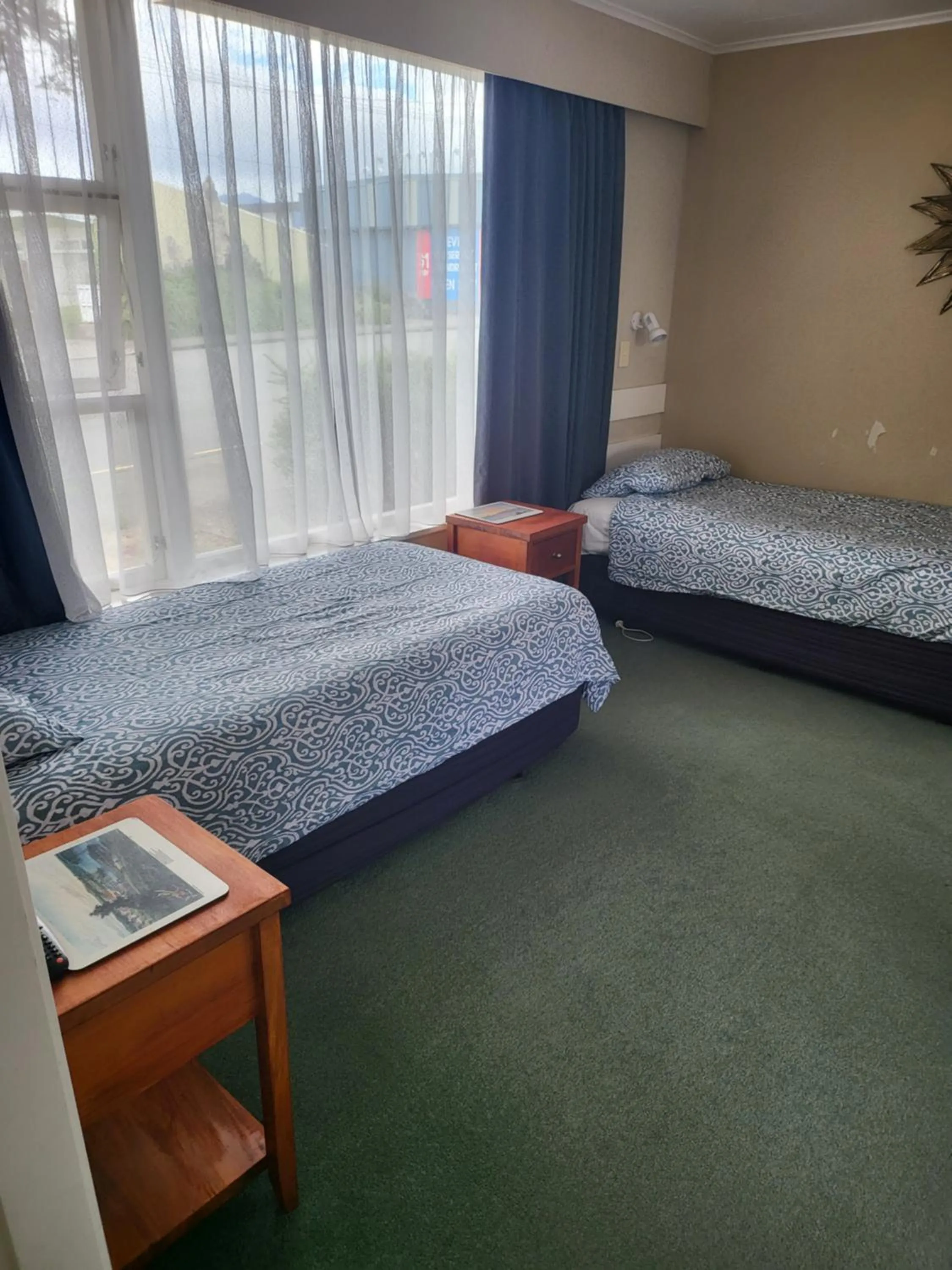 Bedroom, Bed in Totara Lodge Motel