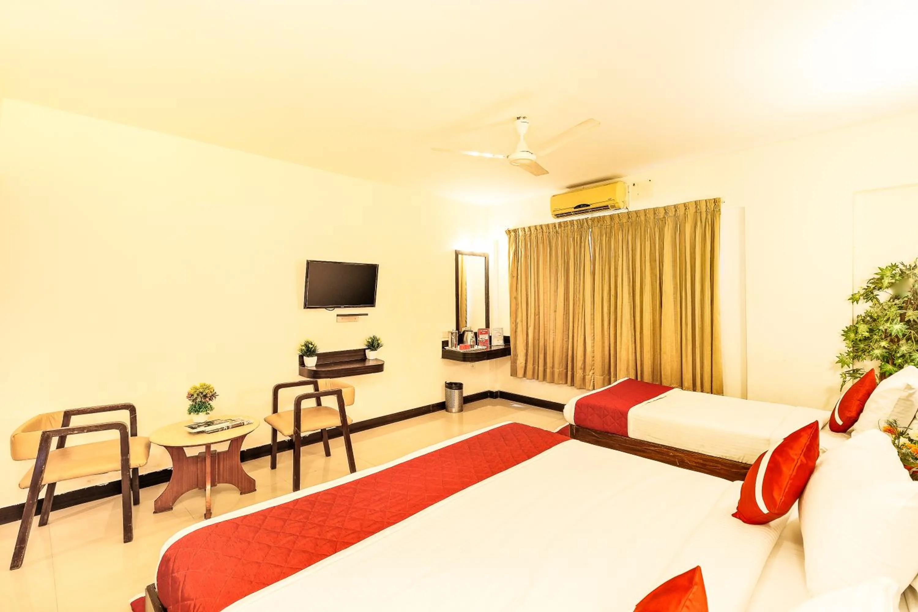 Photo of the whole room, Bed in Octave Himalaya Monarch