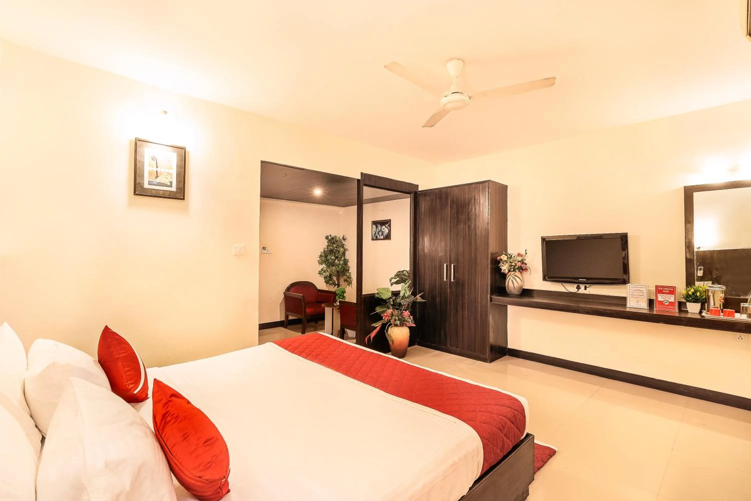 Photo of the whole room, Bed in Octave Himalaya Monarch