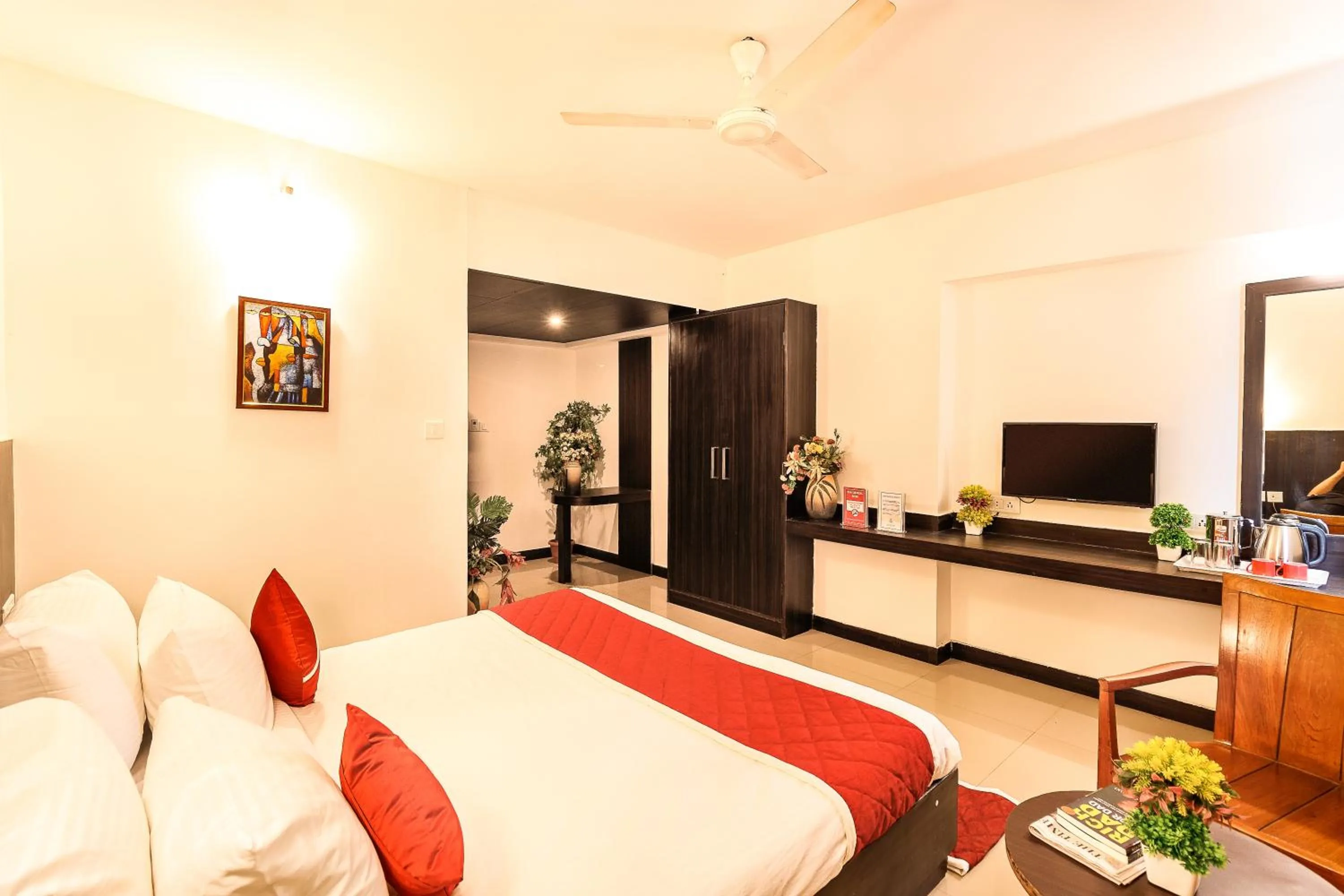 Photo of the whole room in Octave Himalaya Monarch