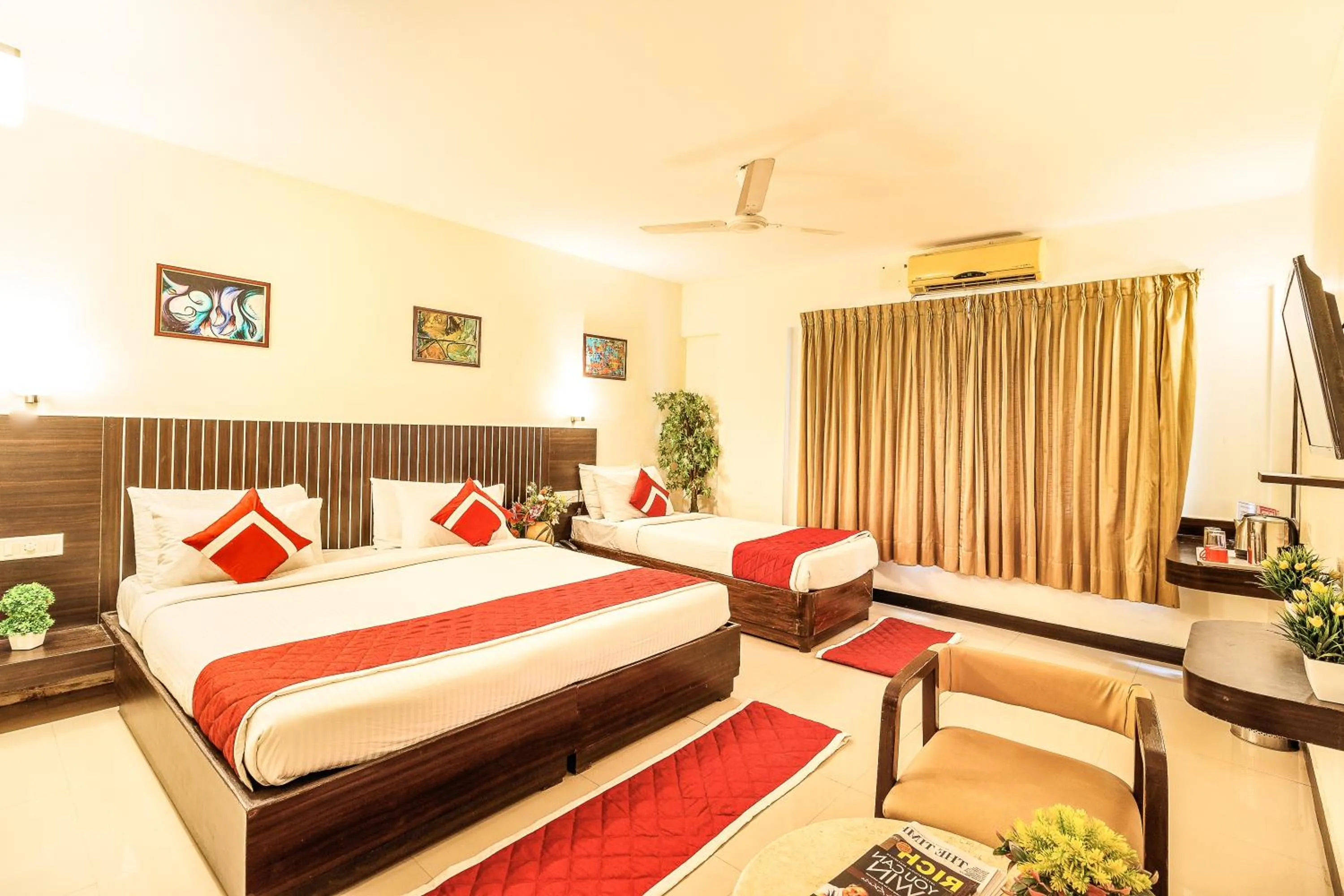 Photo of the whole room, Bed in Octave Himalaya Monarch