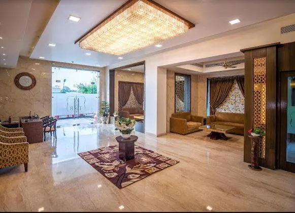 hotel the royal bharti