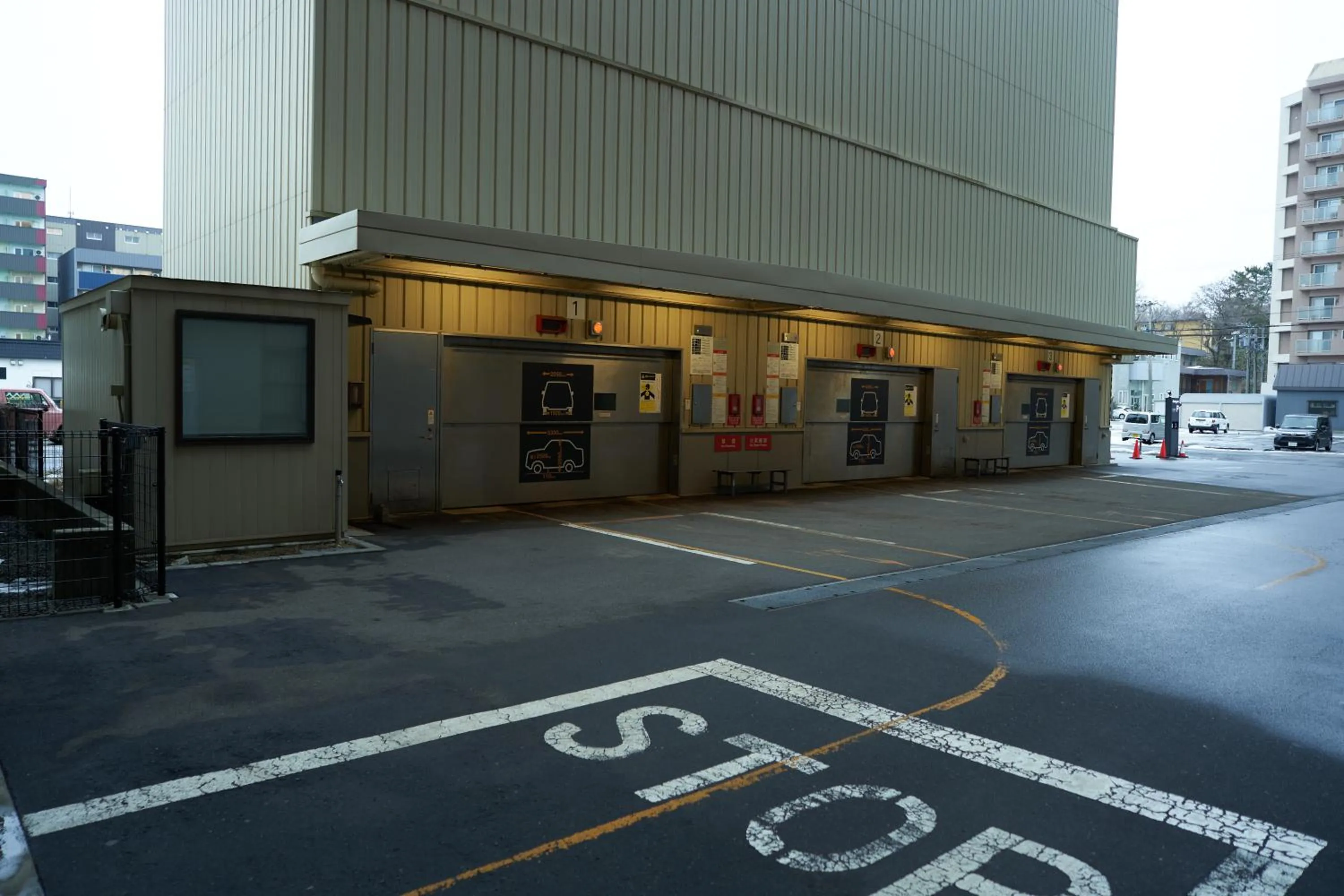Parking in Dormy Inn Higashi Muroran