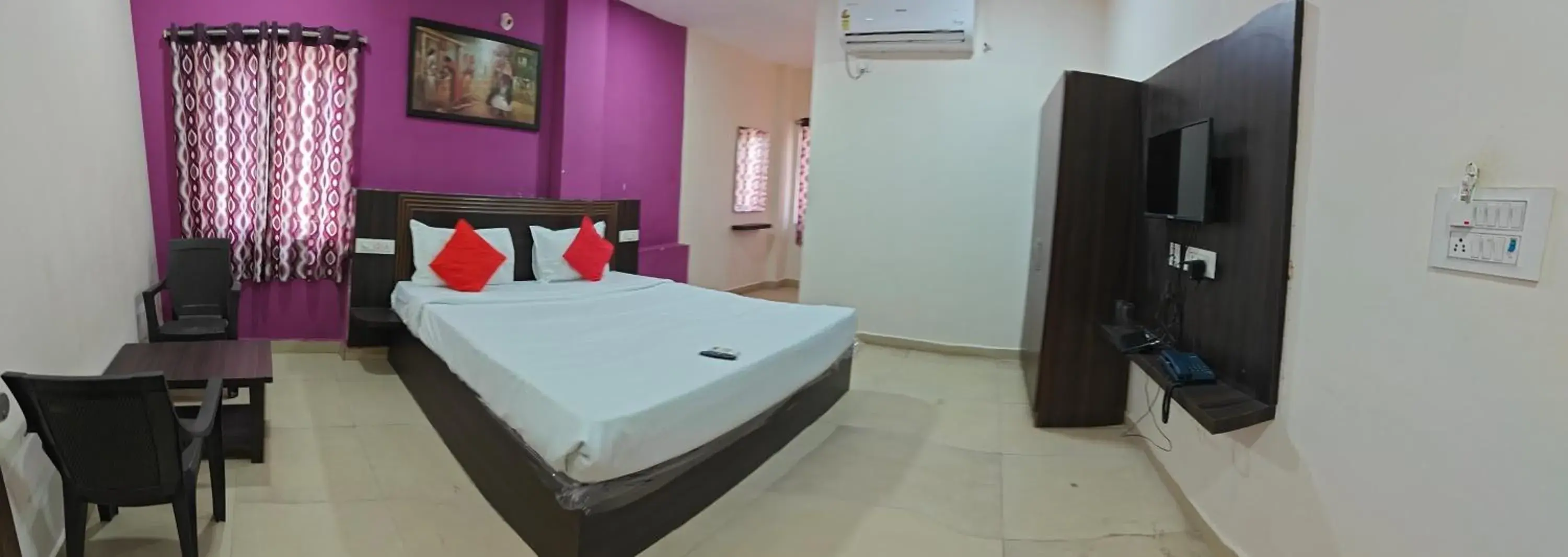 Deluxe Double Room - single occupancy in Hotel Airport Shine Inn Deluxe Double Room - single occupancy in Hotel Airport Shine Inn