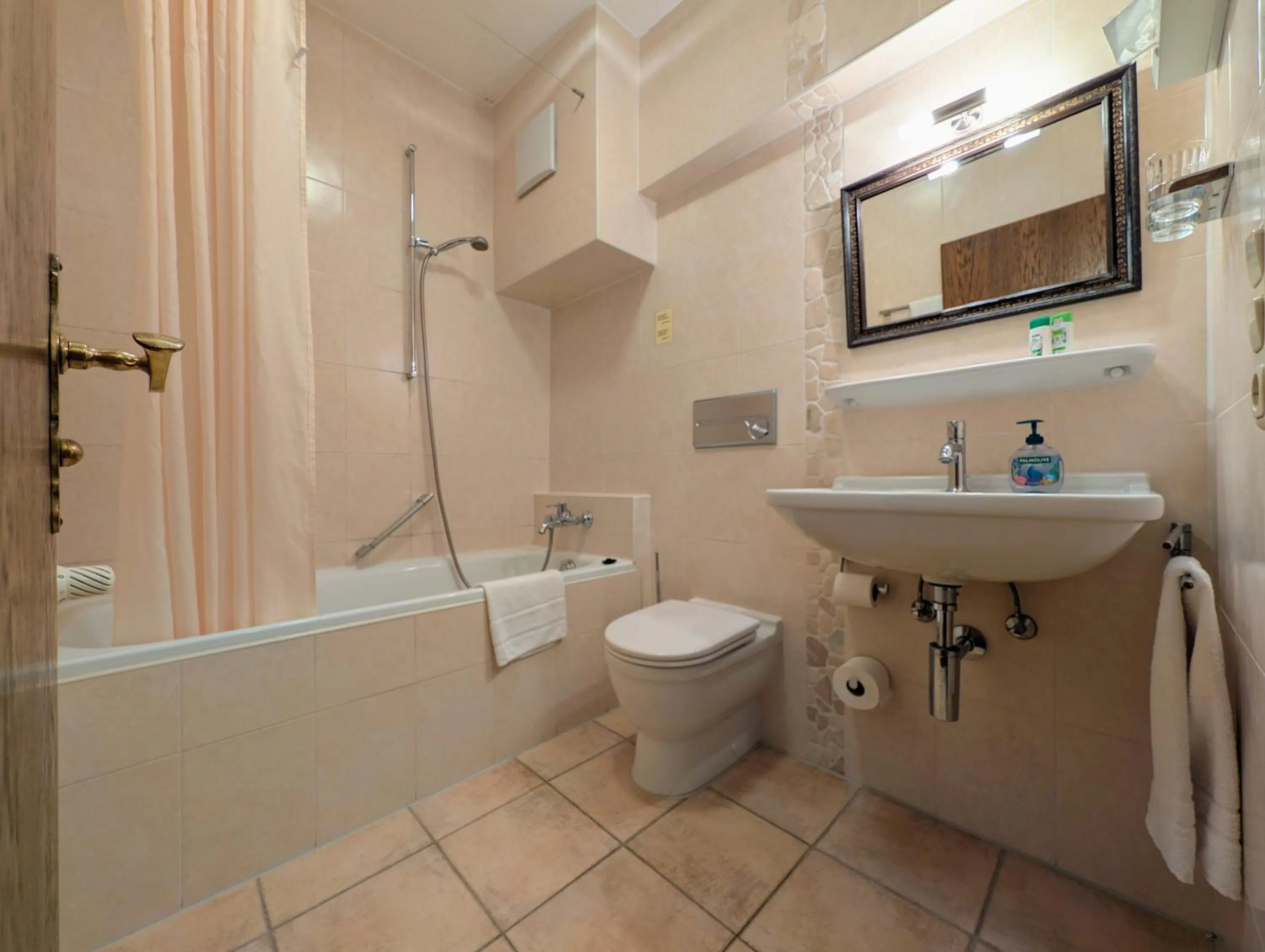 Toilet in Hotel Forsthaus Oberau