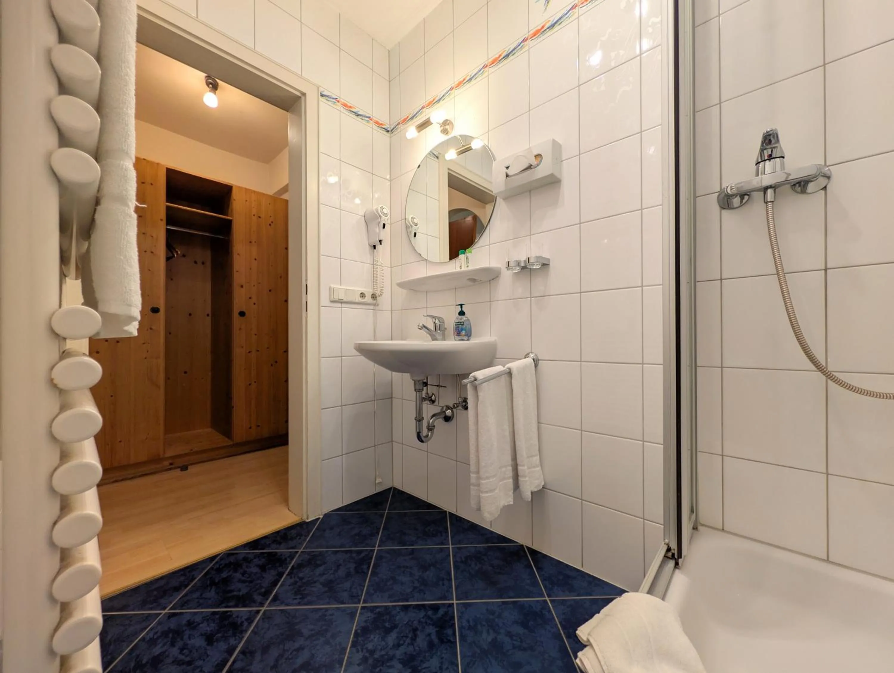 Shower in Hotel Forsthaus Oberau